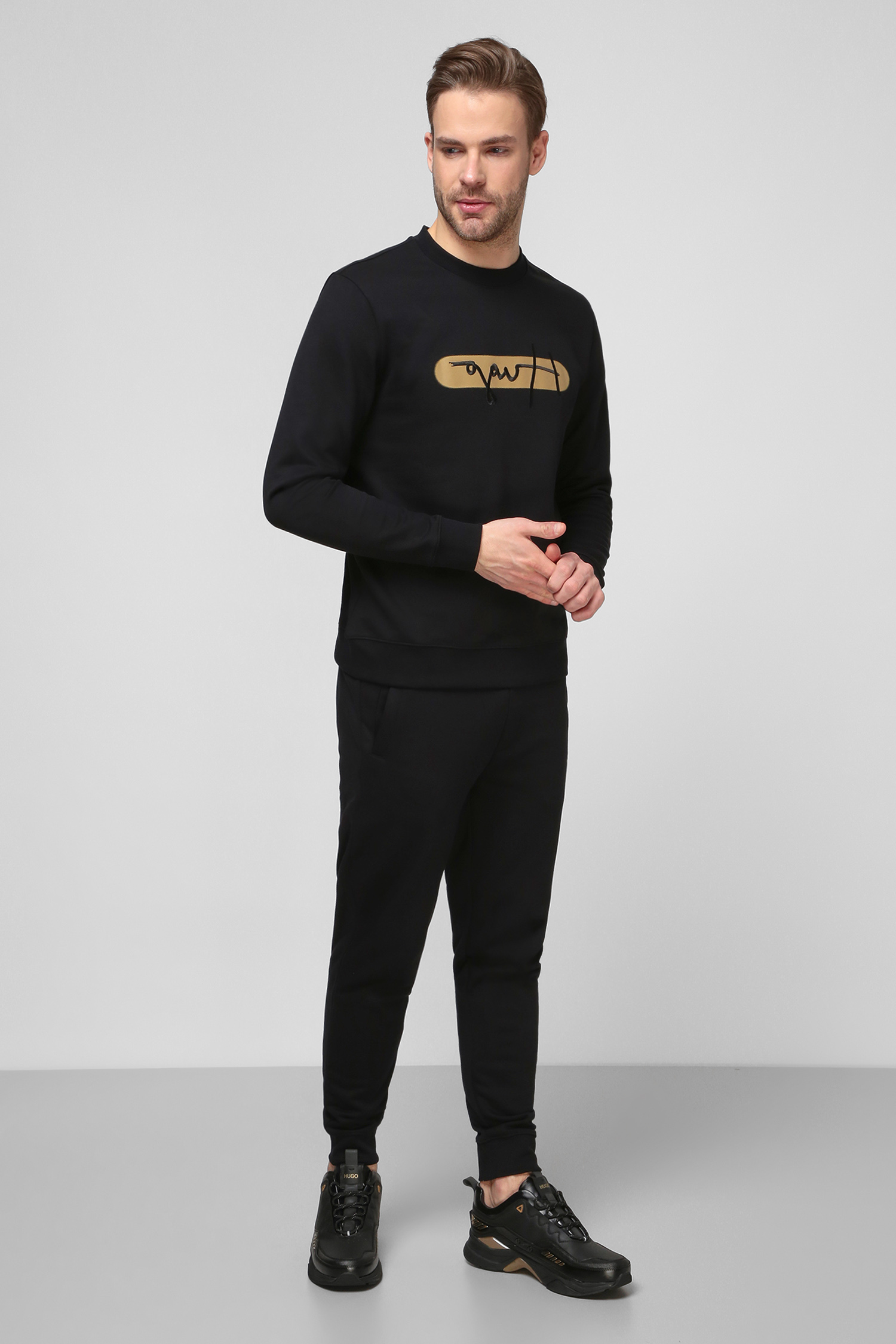 Чоловічі чорні спортивні штани HUGO 50442620;002