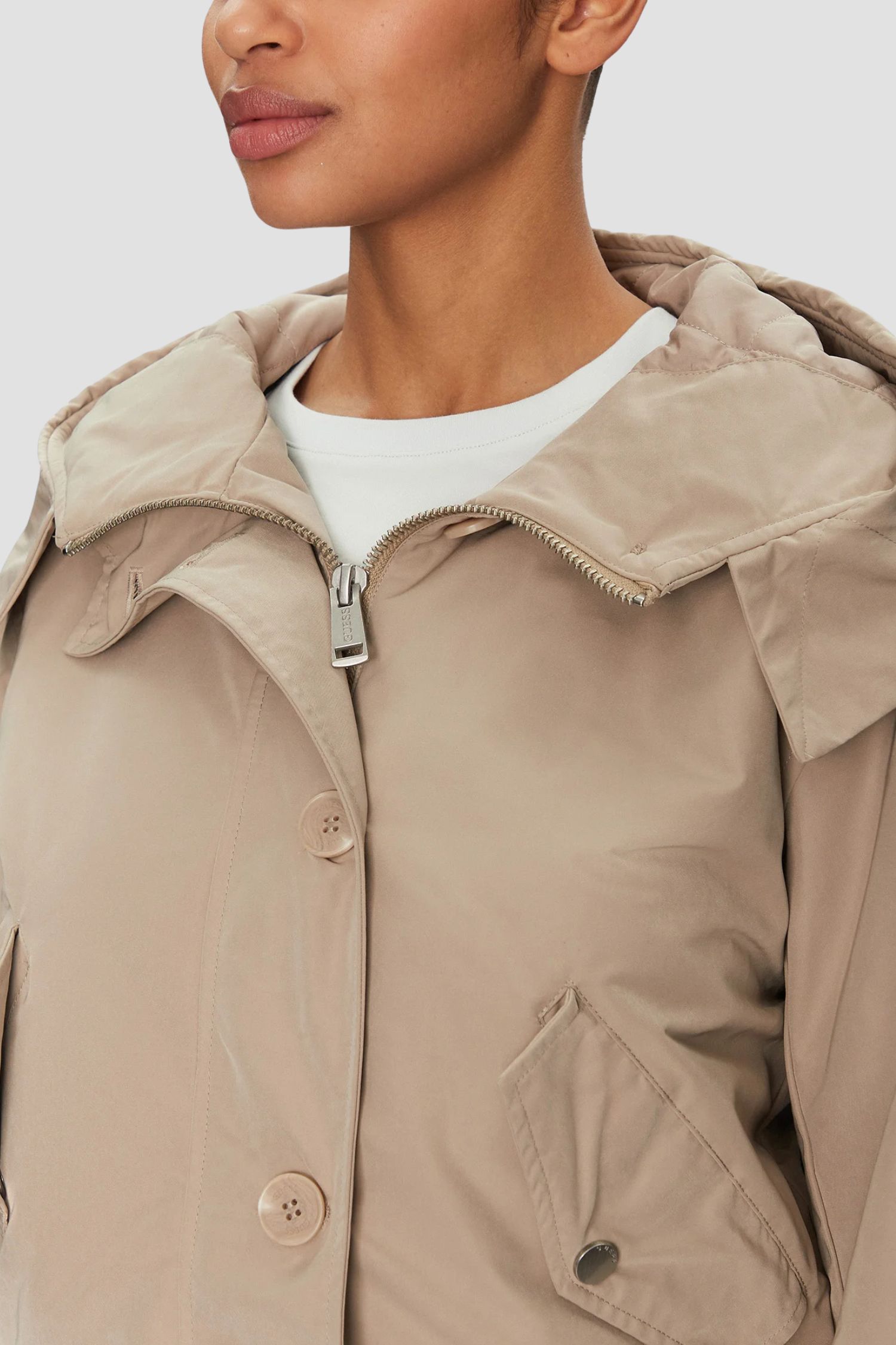 Женская бежевая куртка Guess W5RL13.WGWD2;F9TF