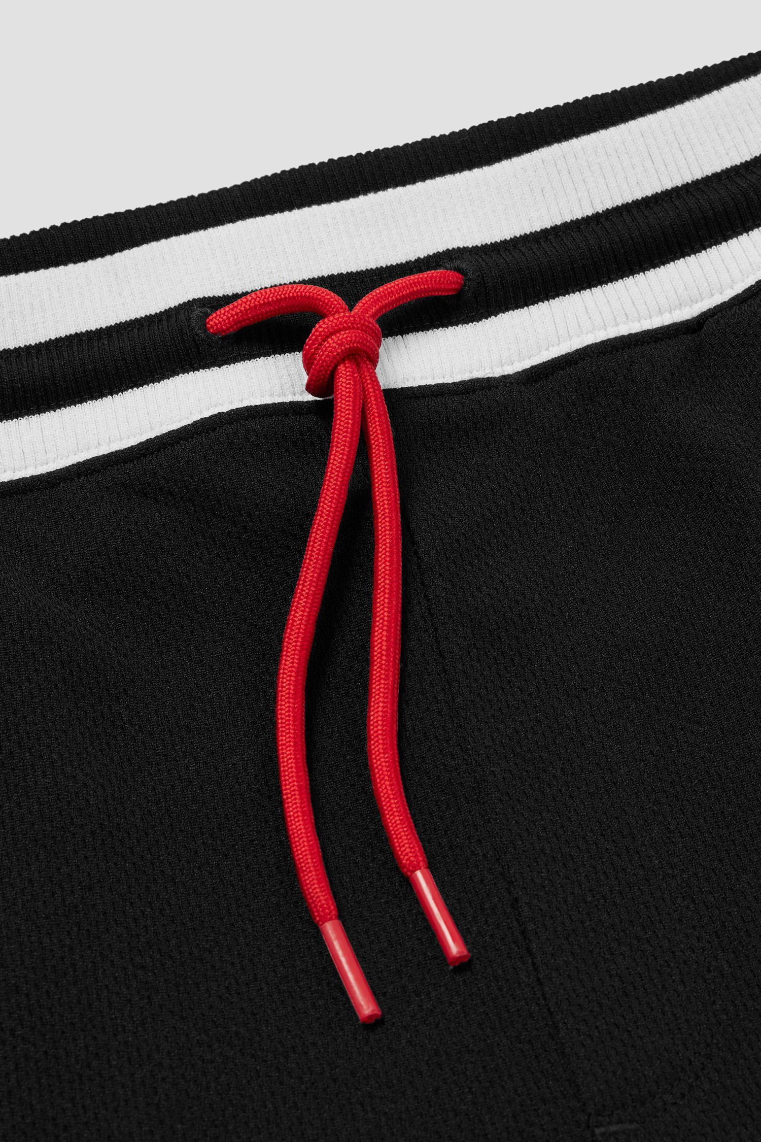 Чоловічі чорні шорти HUGO 50489621;001