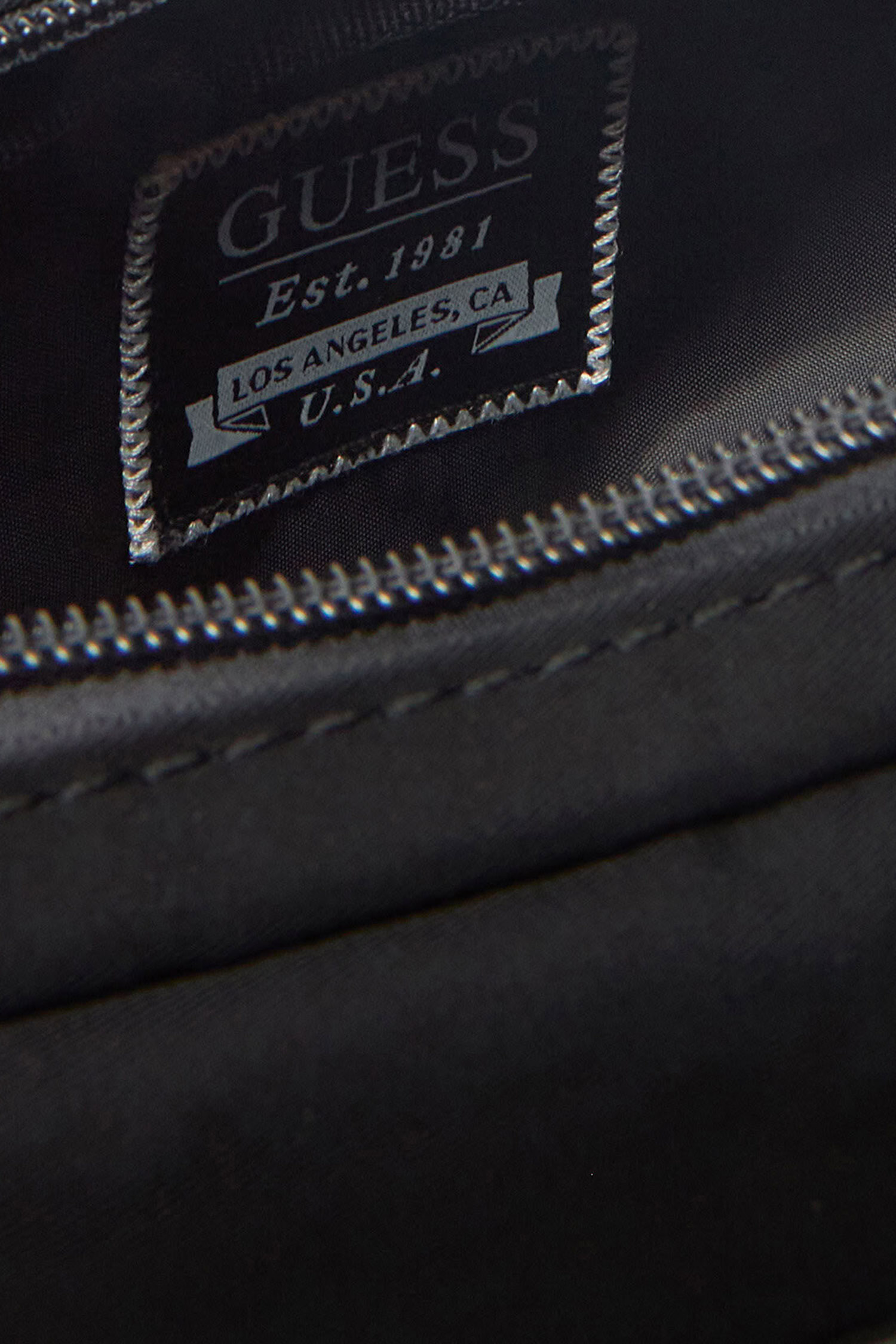 Чоловіча чорна сумка Guess M4BZ24.WGJP2;JBLK