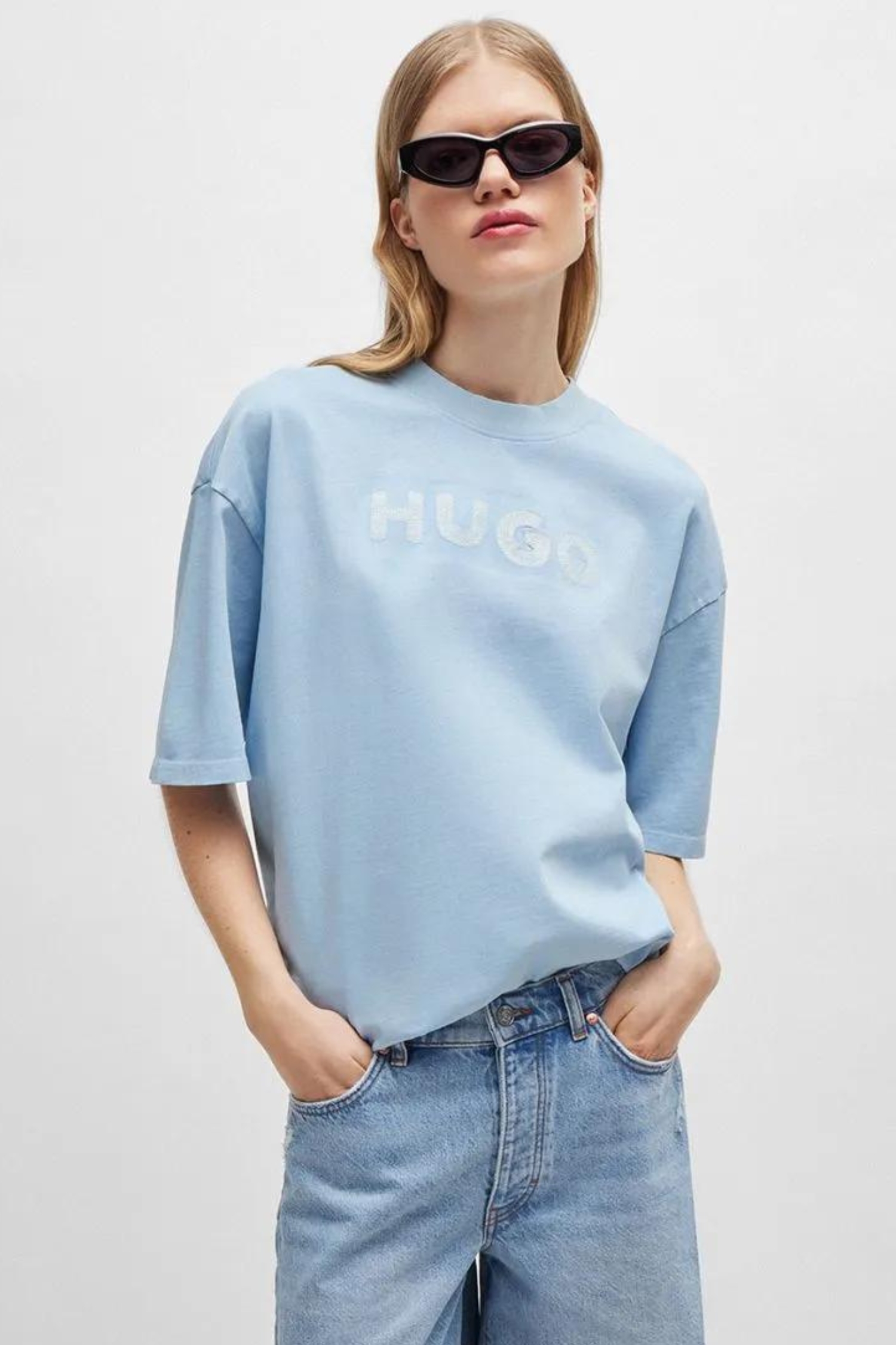 Жіноча блакитна футболка HUGO 50514524;527