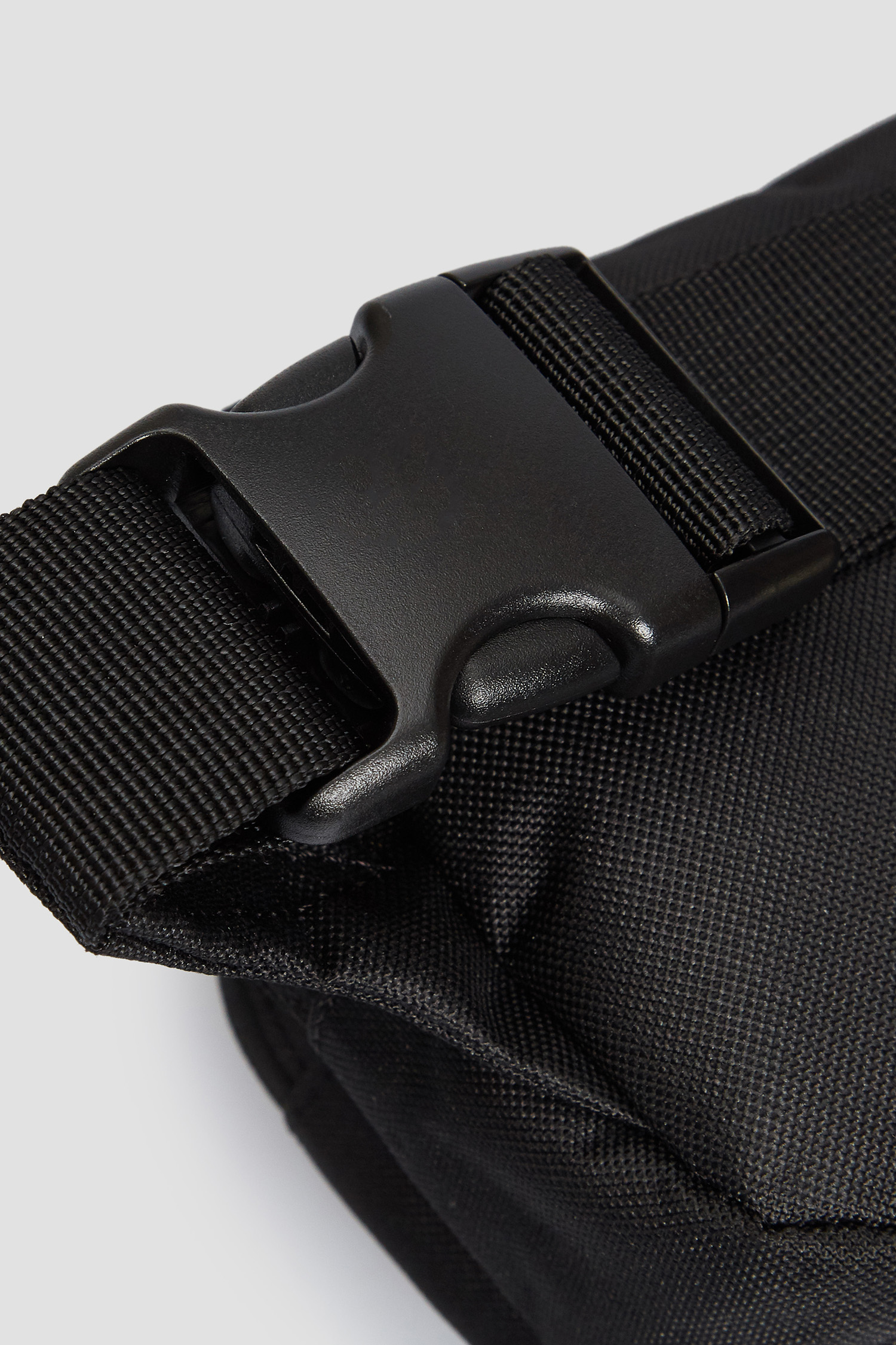 Чорна поясна сумка Levi’s® 235270;208.59