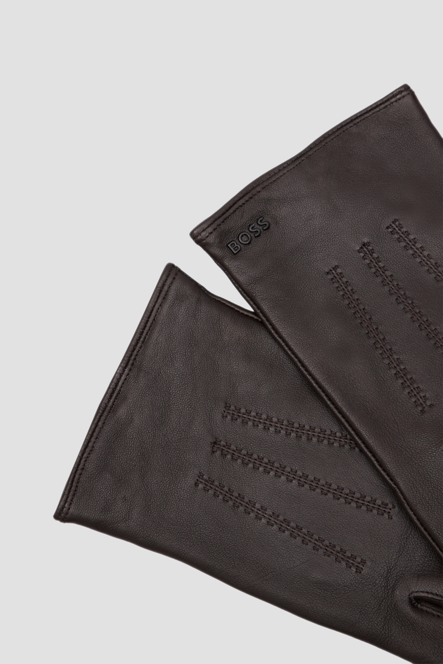 Мужские темно-коричневые кожаные перчатки BOSS 50526681;210