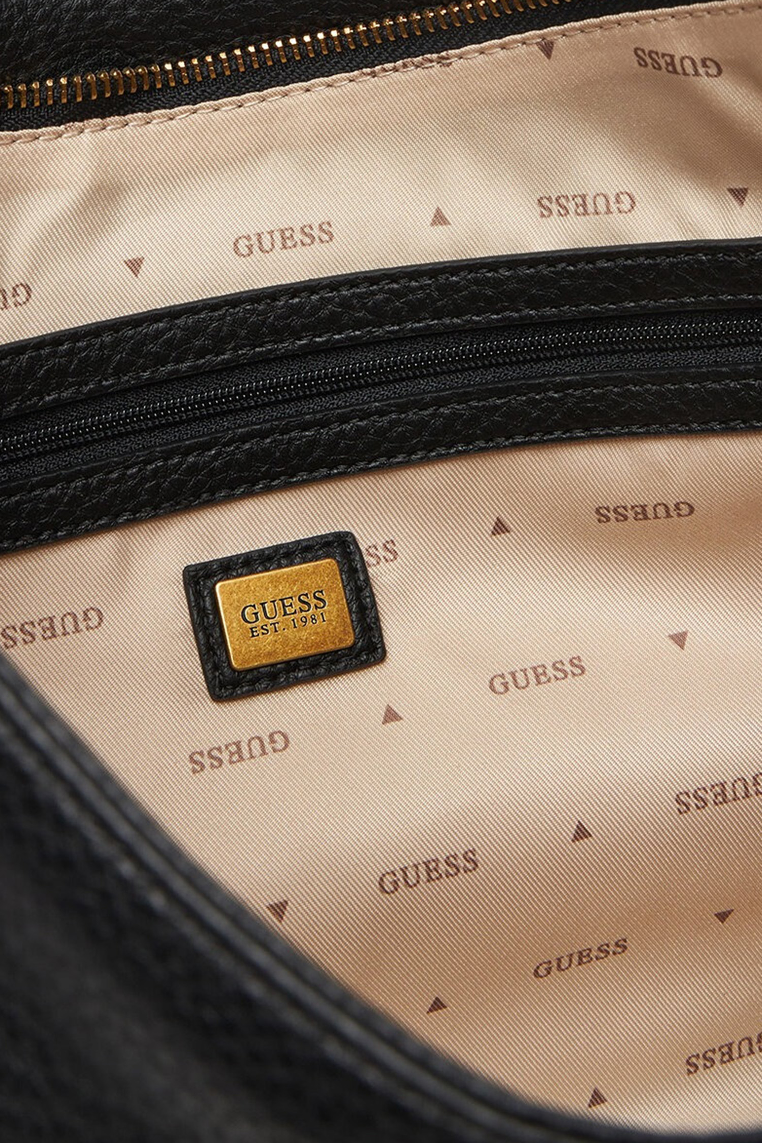Женская черная сумка Guess HWBB93.08180;BLA