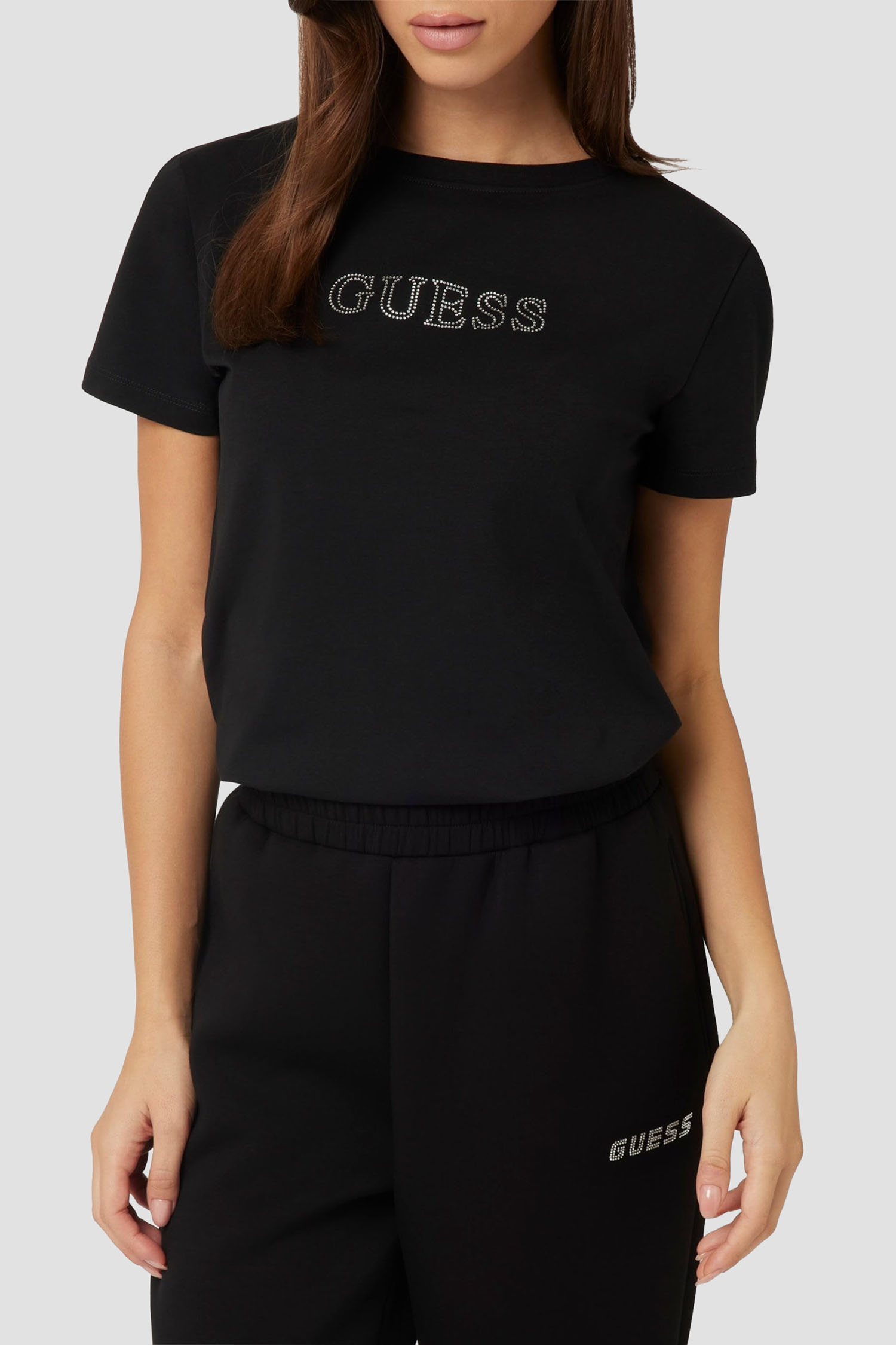 Женская черная футболка Guess V3BI11.J1314;JBLK