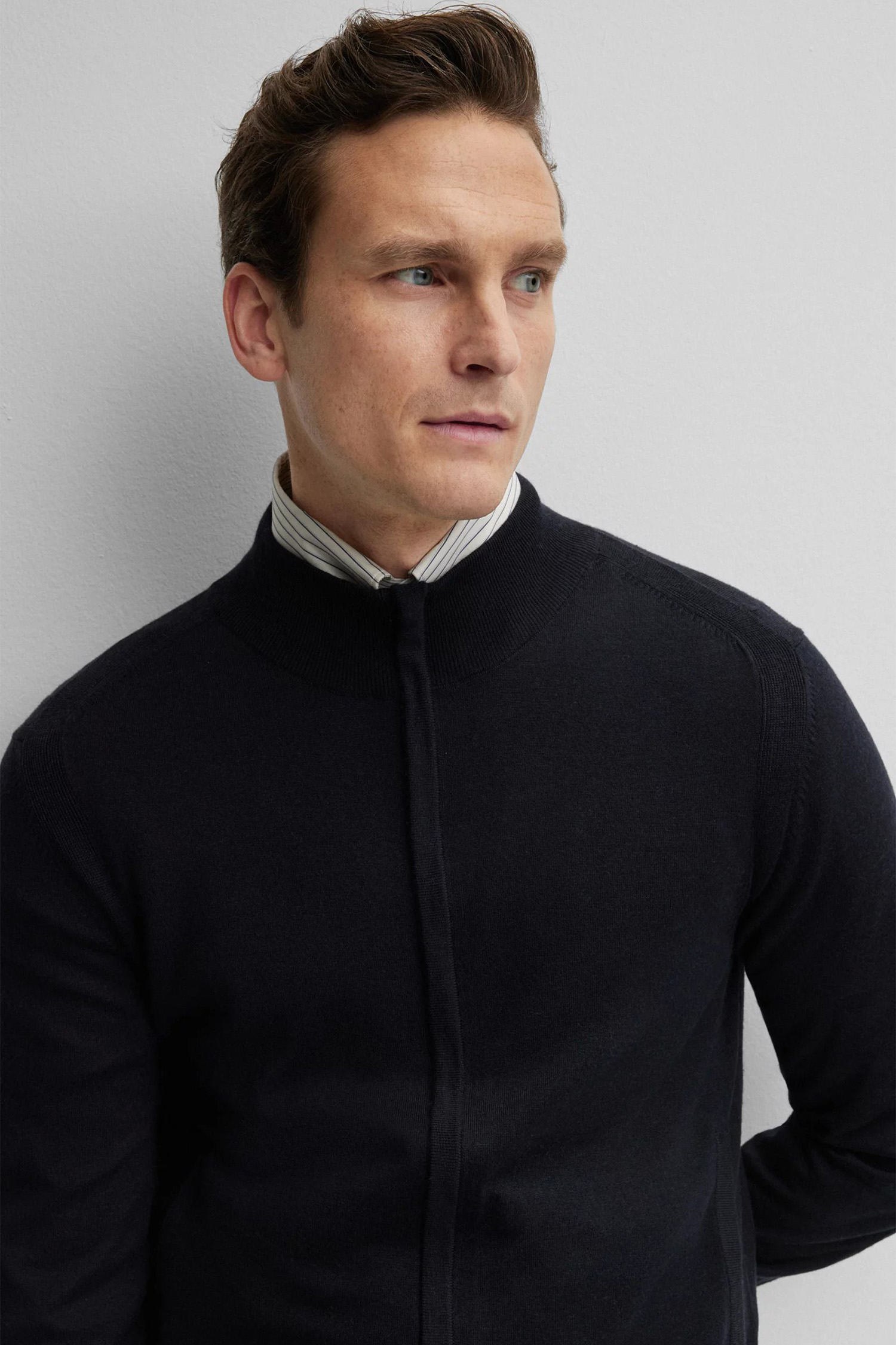 Чоловічий темно-синій вовняний кардиган BOSS 50496925;404