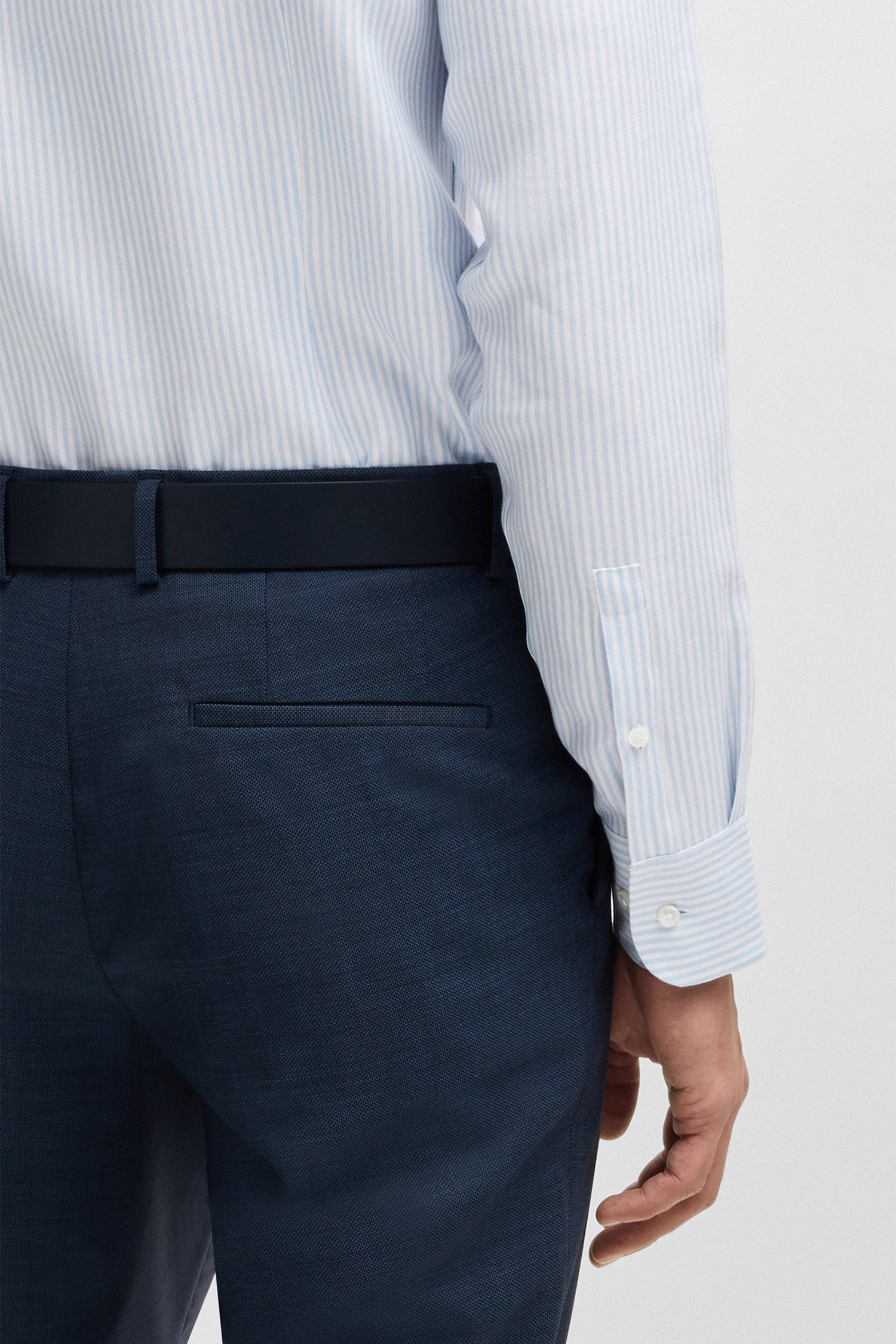 Чоловіча блакитна лляна сорочка у смужку BOSS 50539206;450