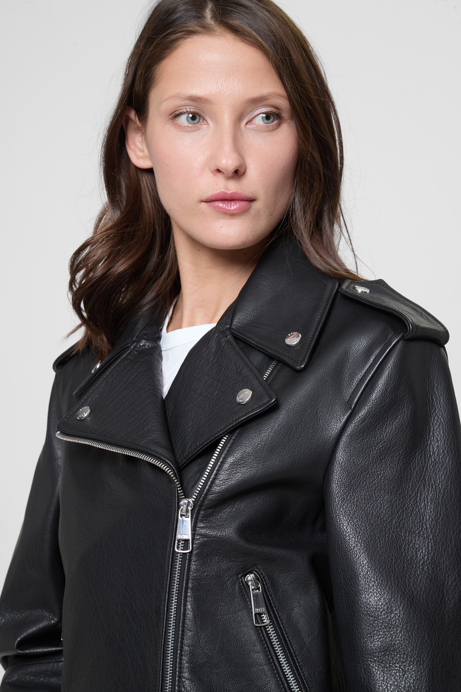 Жіноча чорна шкіряна косуха BOSS 50541769;001