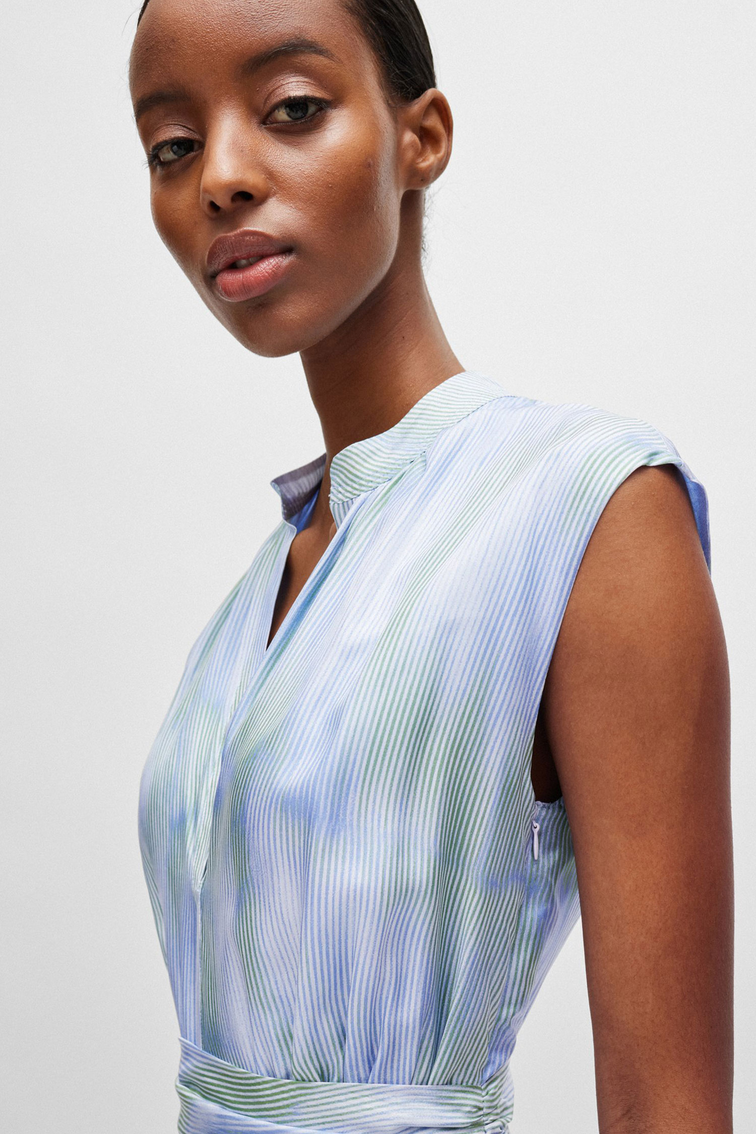 Жіноча блакитна шовкова сукня у смужку BOSS 50516007;964