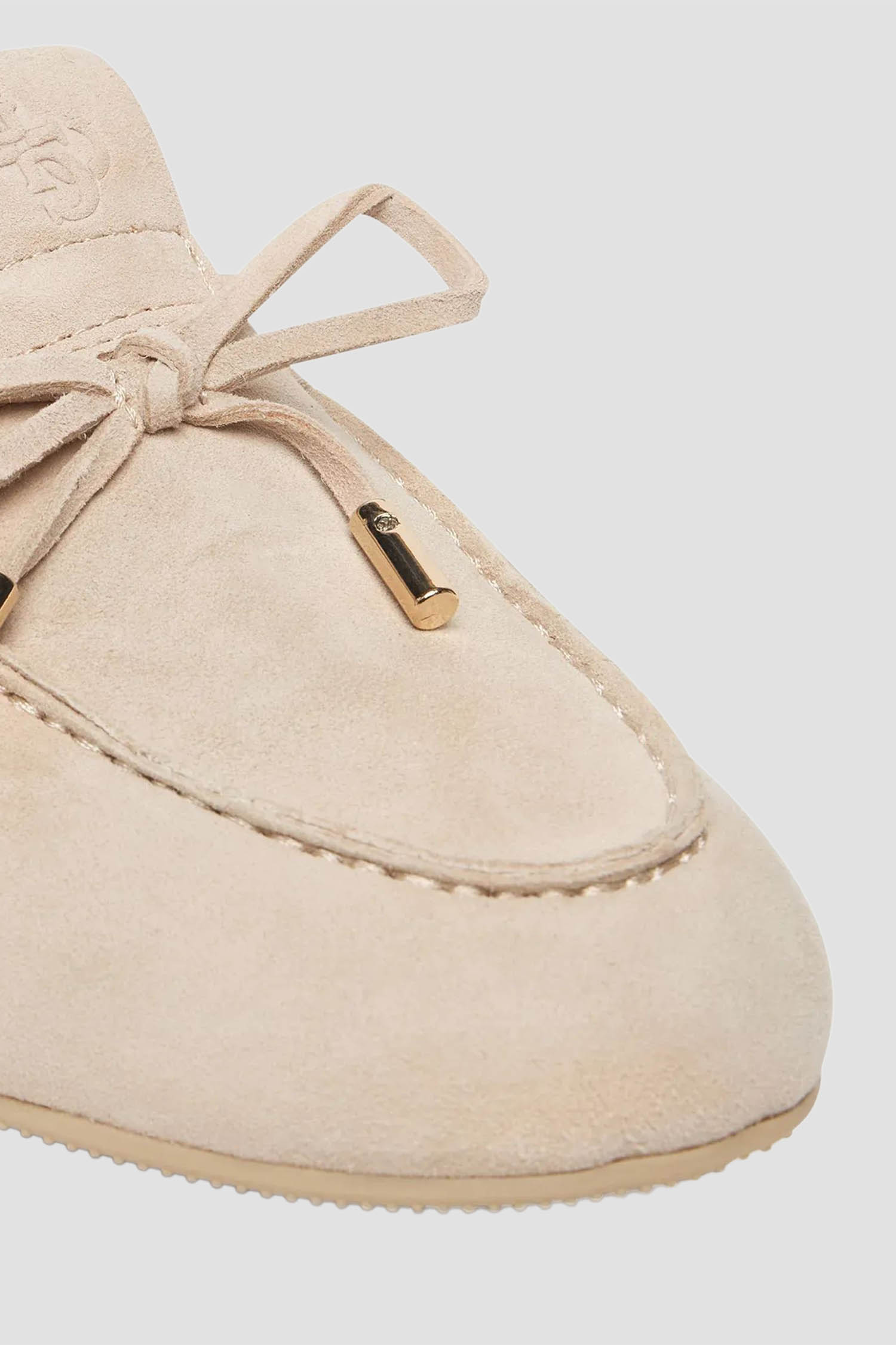 Жіночі бежеві замшеві мокасини Guess FLPAIS.SUE14;BEIGE