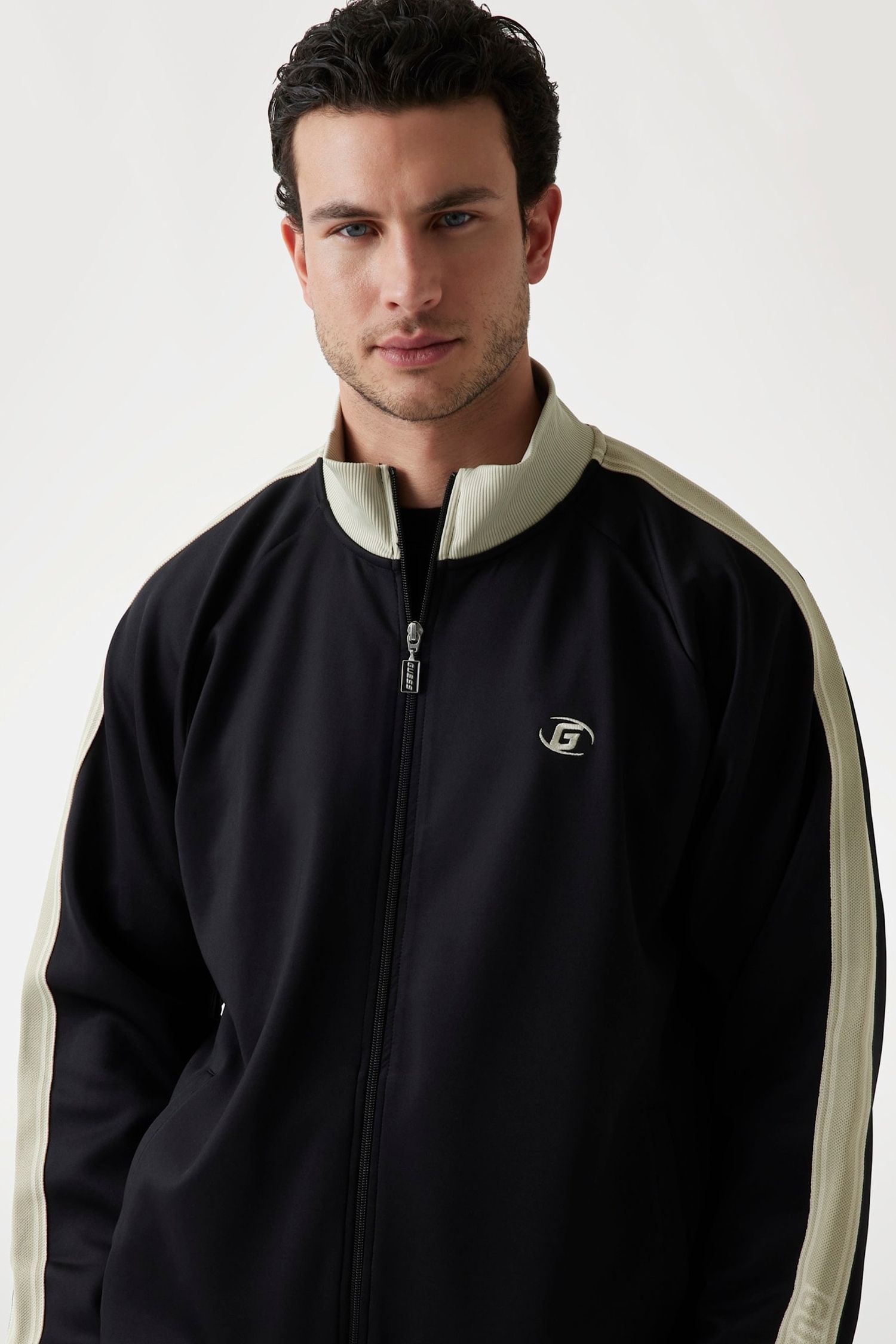 Чоловіча чорна спортивна кофта Guess Z5GQ13.KCRU2;JBLK