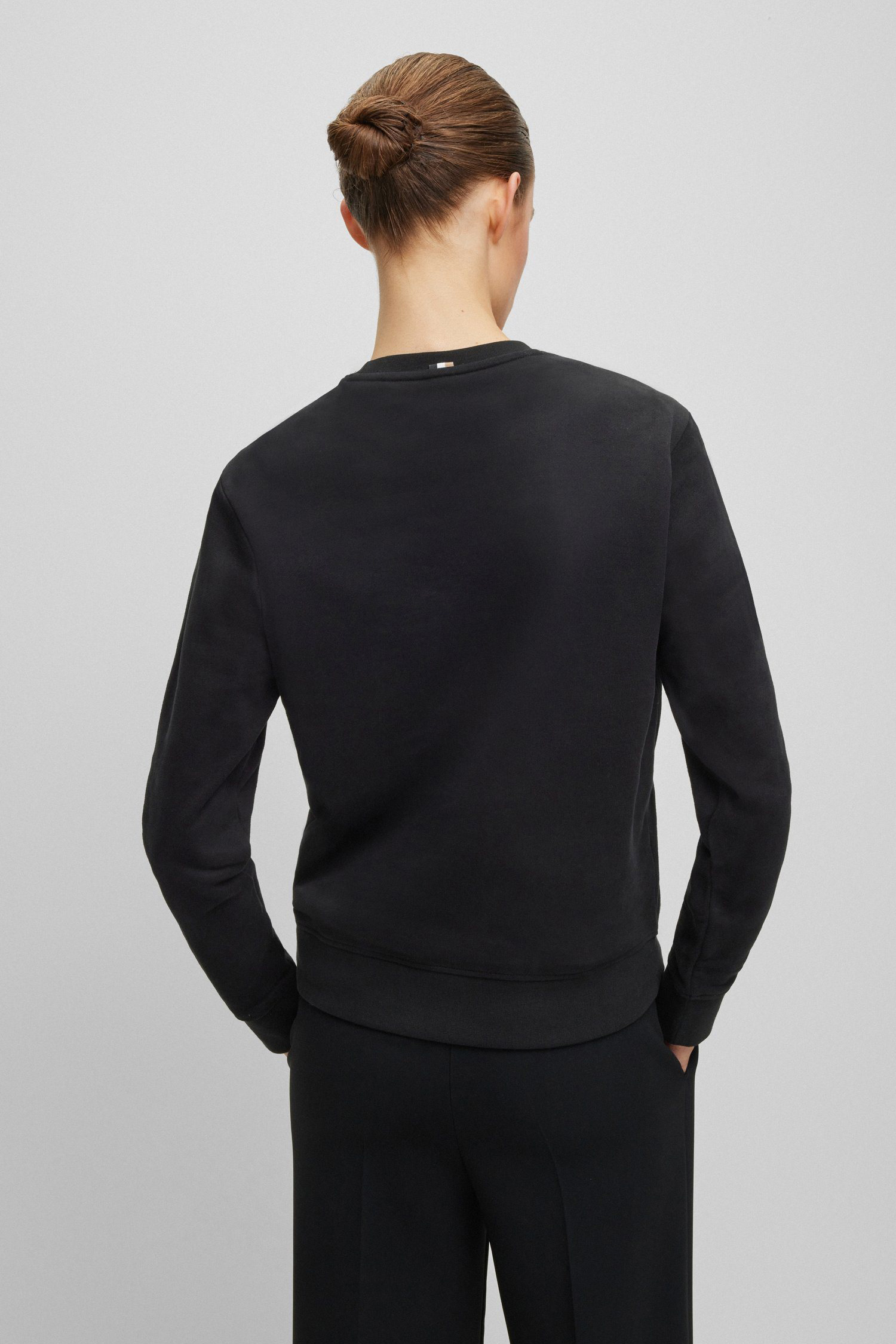 Женский черный свитшот BOSS 50468357;001