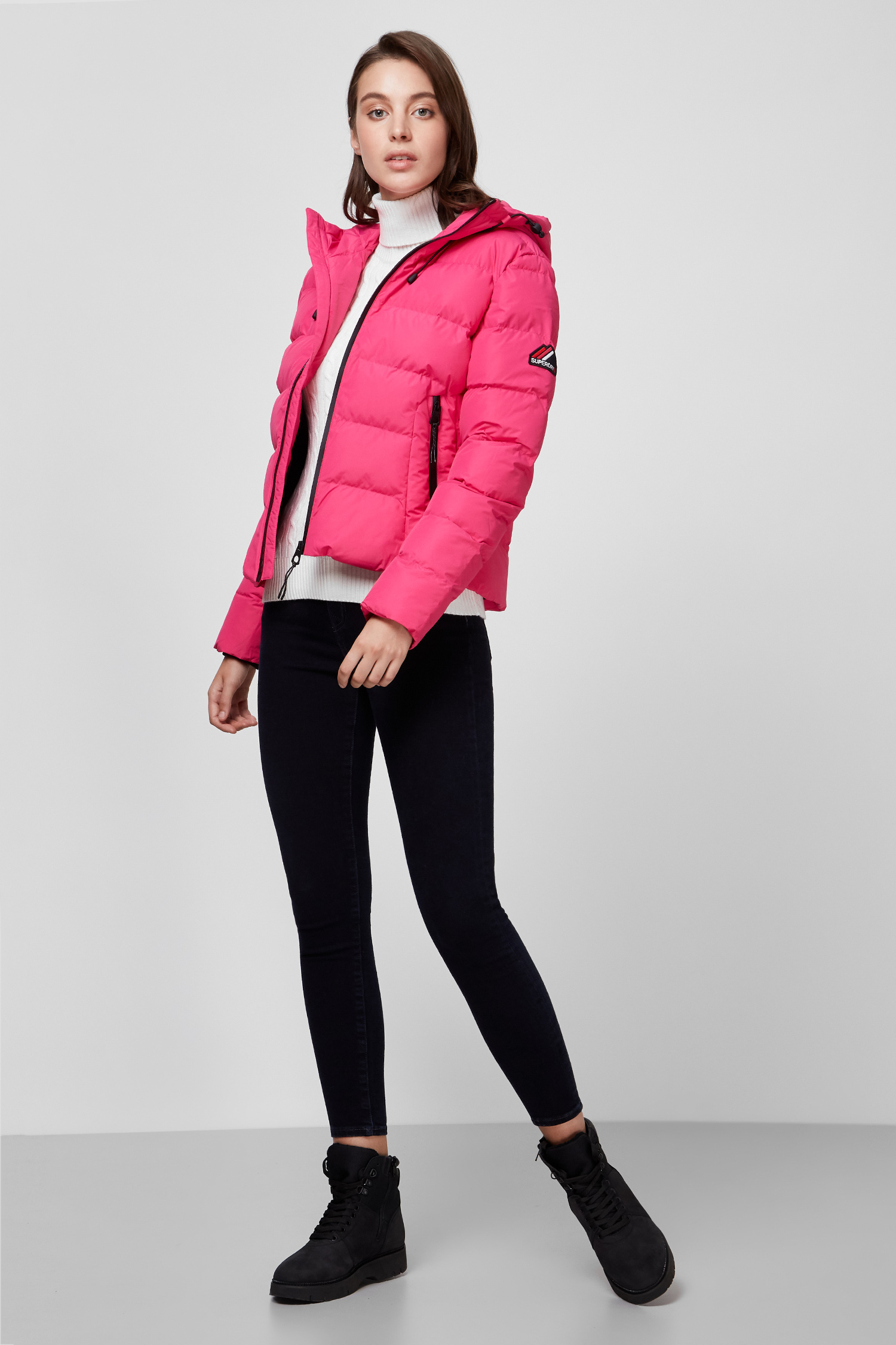 Женская розовая куртка SuperDry W5010286A;22R