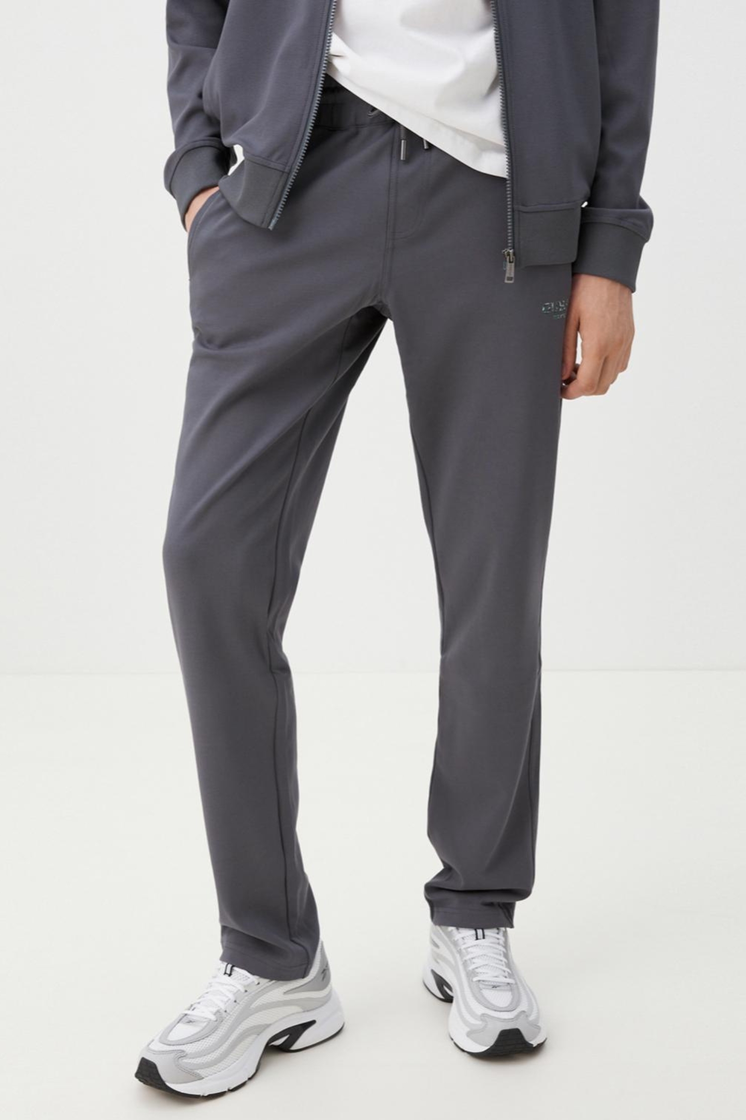 Мужские серые спортивные брюки Guess M4YB24.KCBR2;G9G3