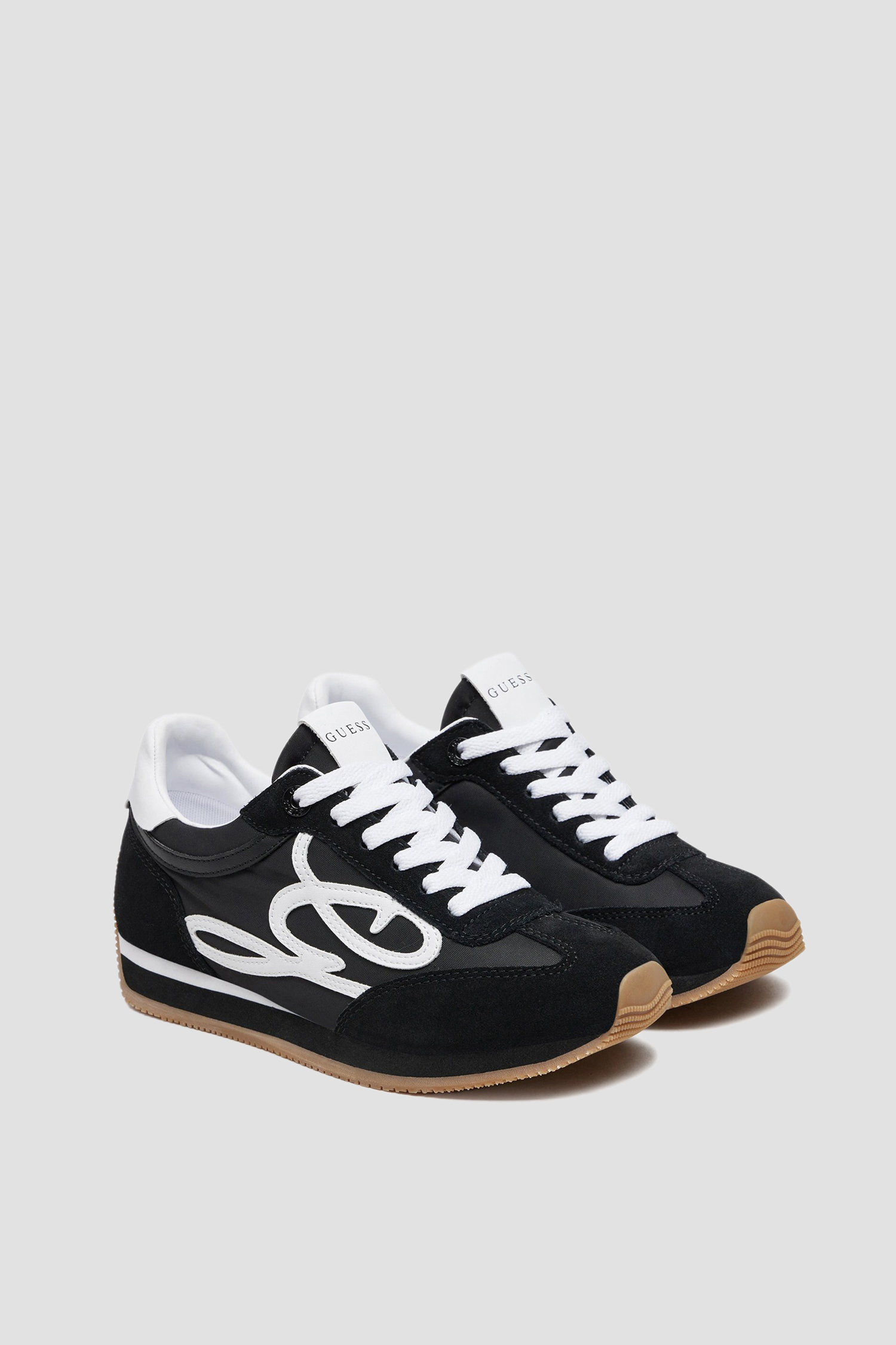 Женские черные кроссовки Guess FLPSKR.SUE12;BLACK