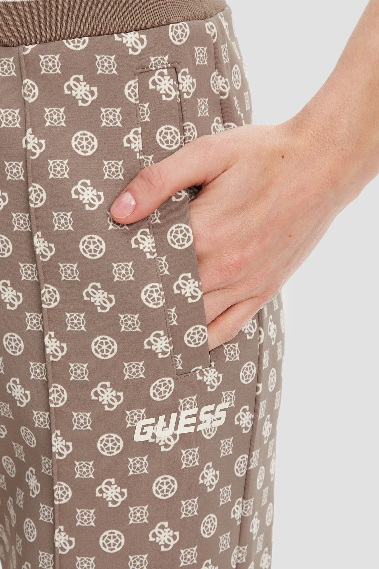 Жіночі бежеві спортивні штани з візерунком Guess V5YB20.KB212;P8HI