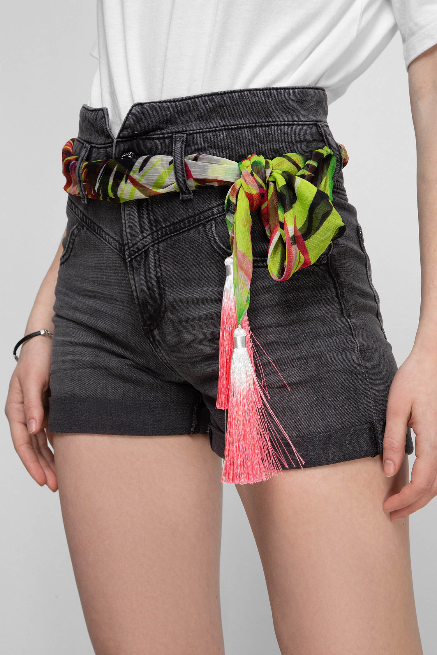 Женские серые джинсовые шорты Guess W02D20.D3ZU1;WSMY