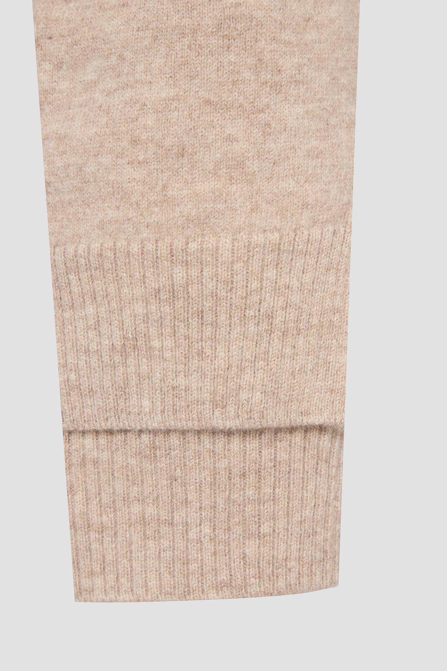 Женский бежевый шерстяной джемпер Moschino A0932.8206;1019