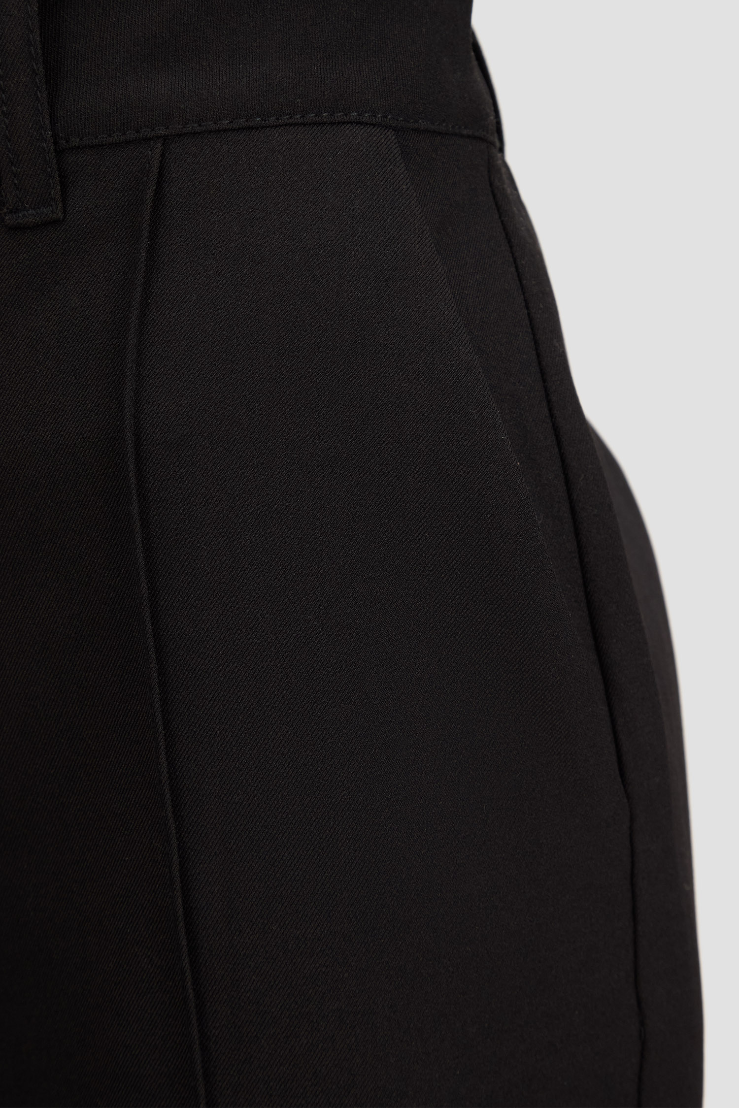 Жіночі чорні шорти Guess W5RD12.WGX02;JBLK