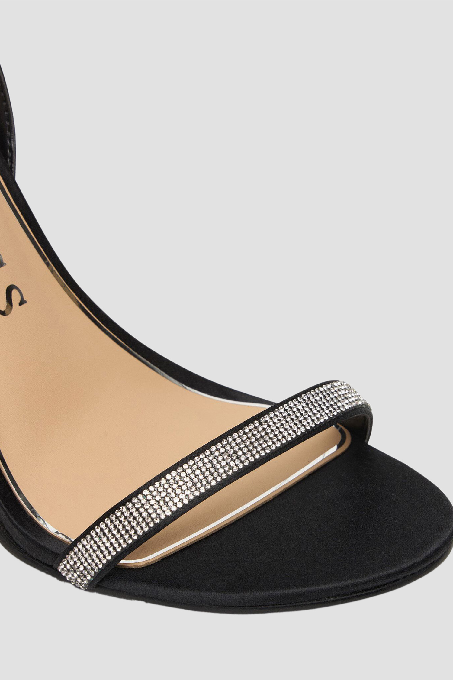Женские черные босоножки Guess FLJCHR.SAT03;BLACK