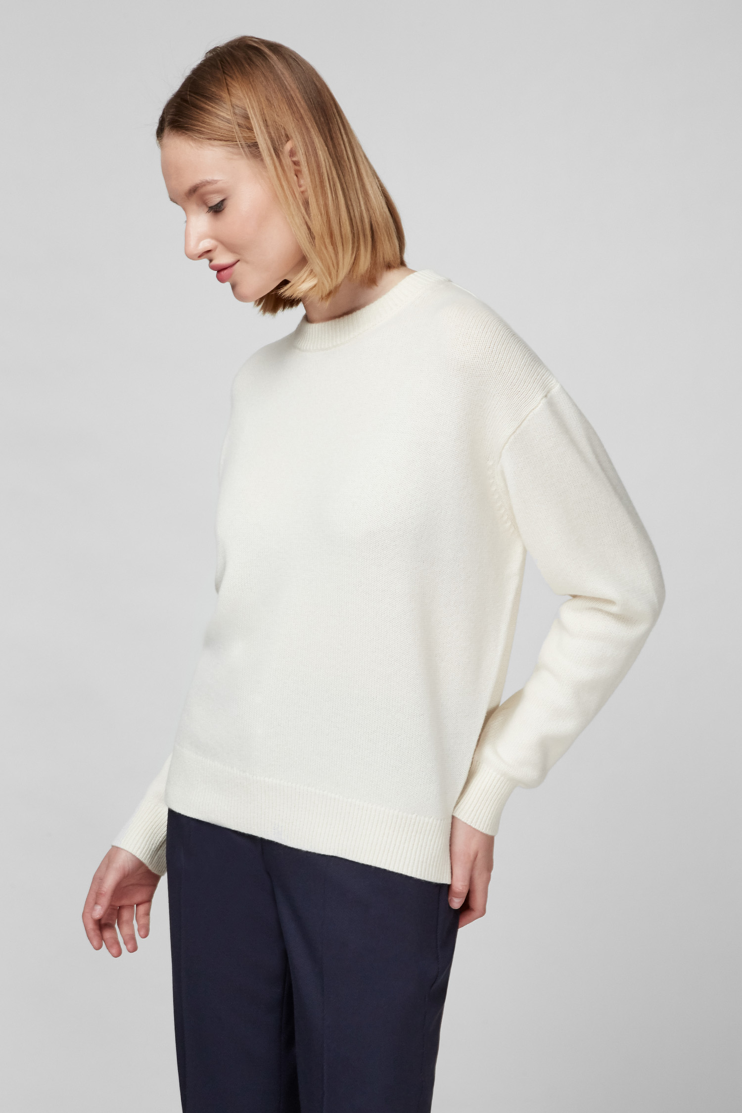 Жіночий білий кашеміровий джемпер BOSS 50459514;118