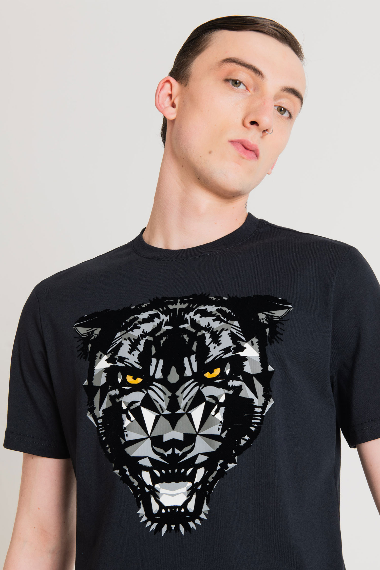 Мужская черная футболка Antony Morato MMKS02315.FA100240;7073