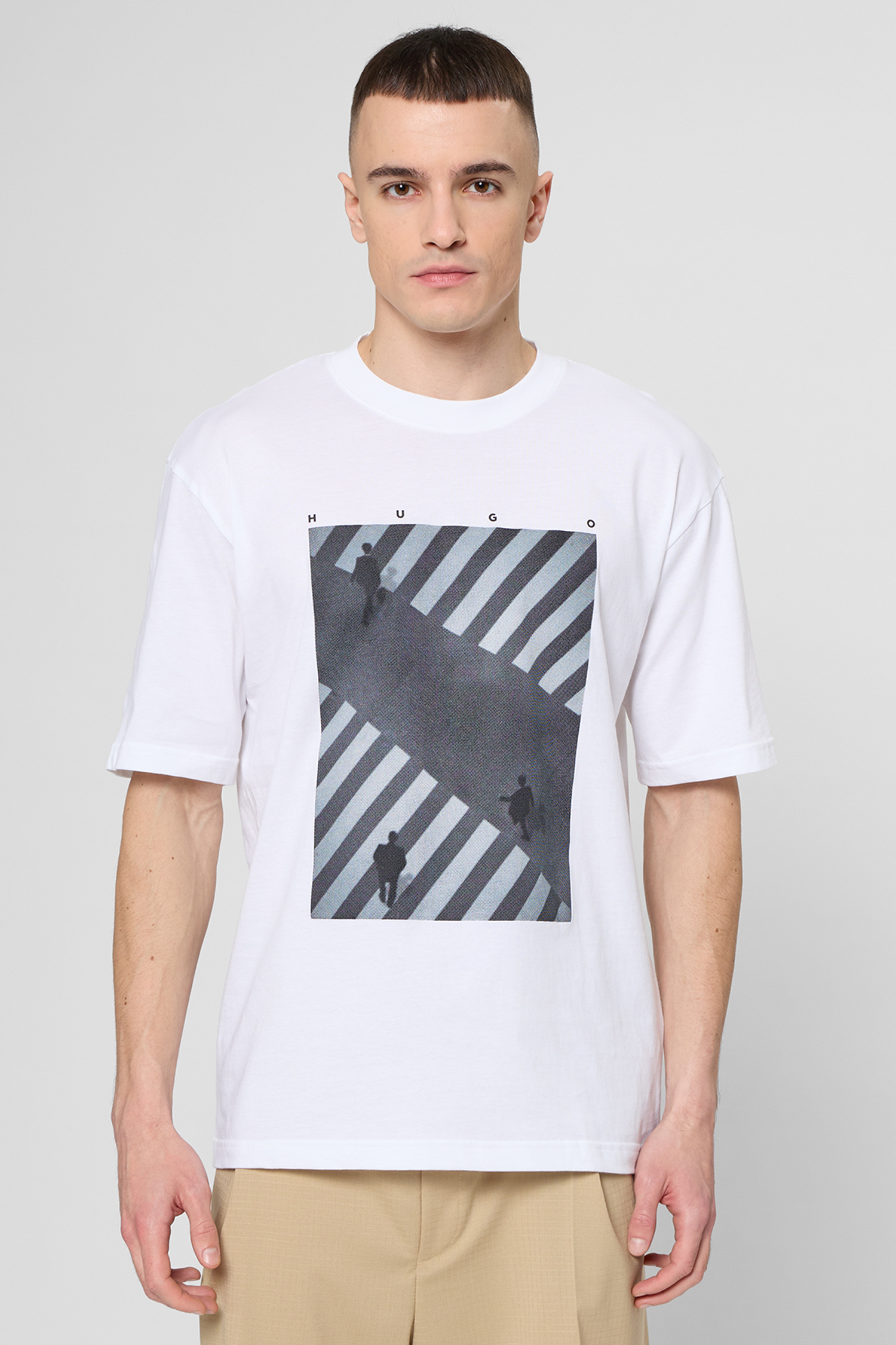 Чоловіча біла футболка HUGO 50553330;100