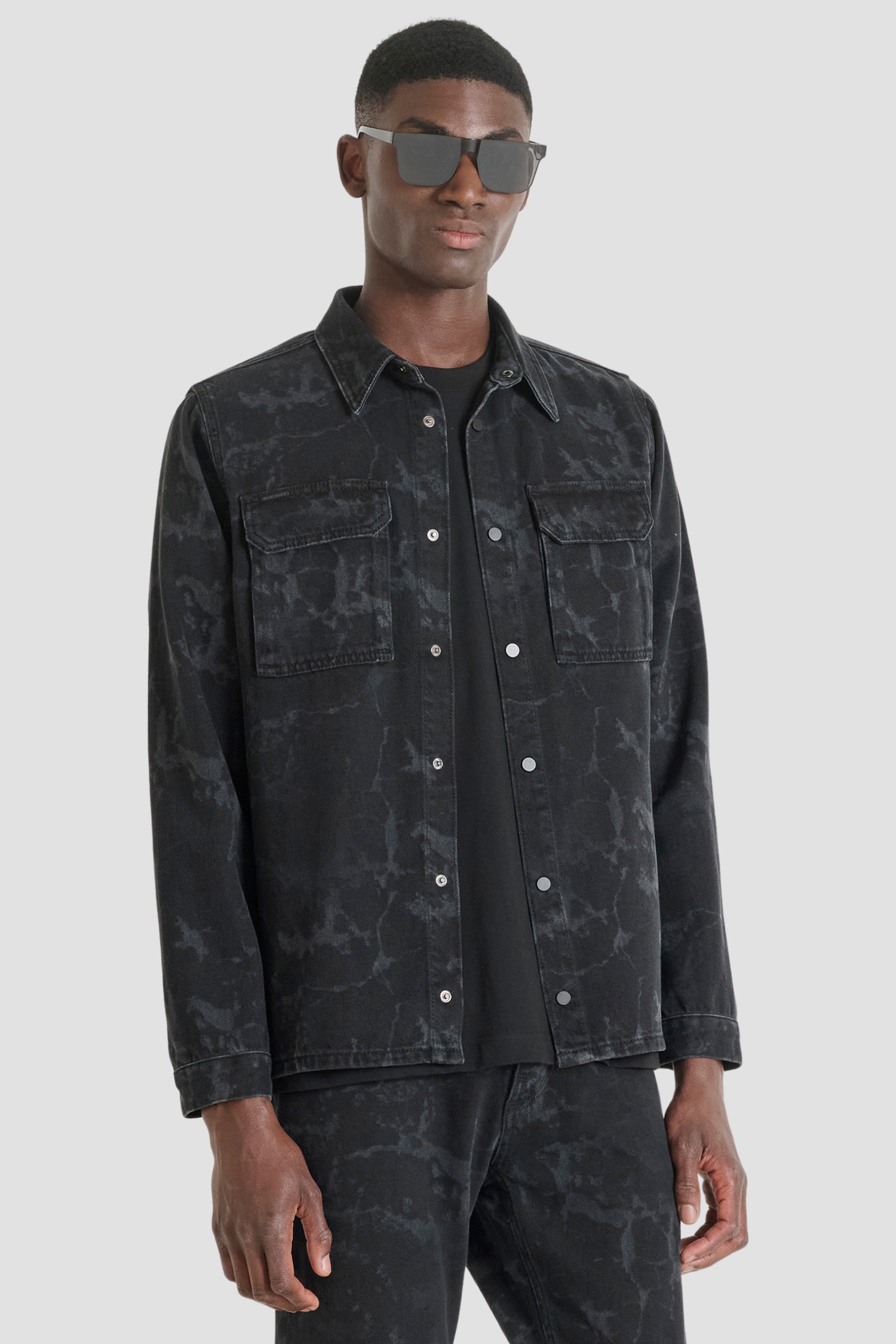 Мужская черная джинсовая рубашка с узором Antony Morato MMSL00763.FA700143;9000