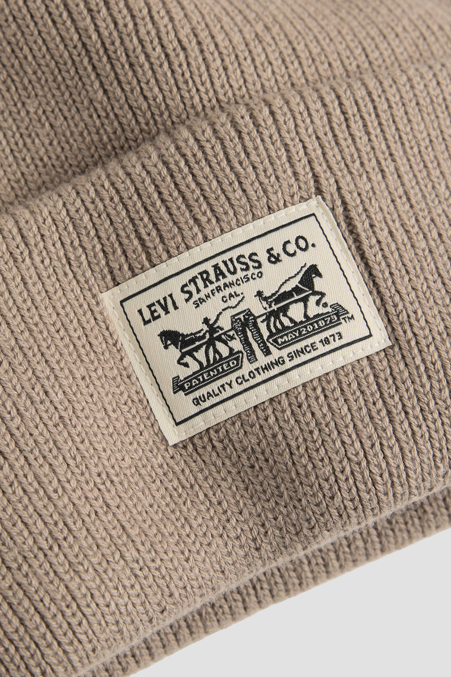 Мужская бежевая шапка Levi’s® 000J4;0013