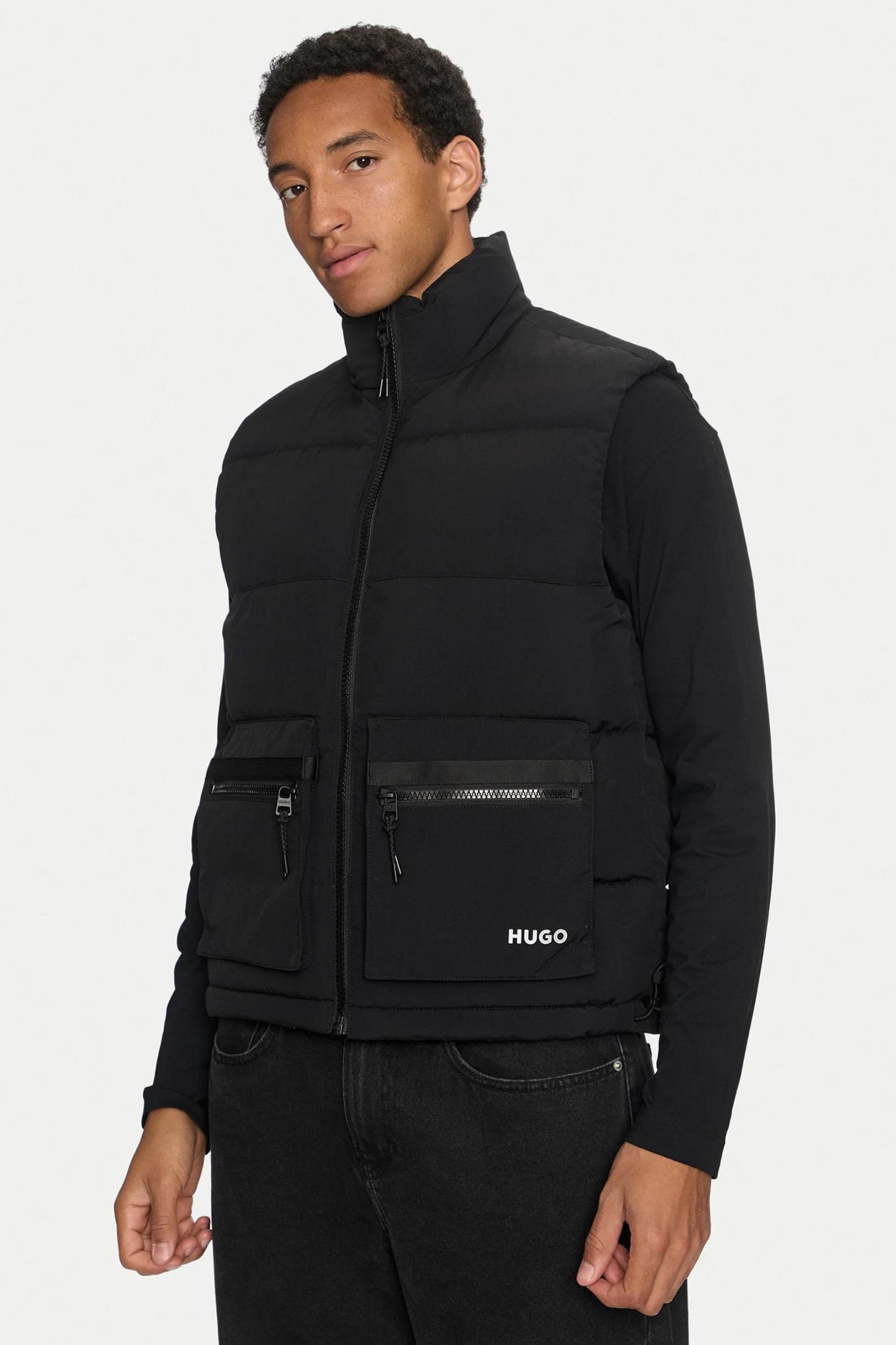 Мужской черный жилет HUGO 50520221;001