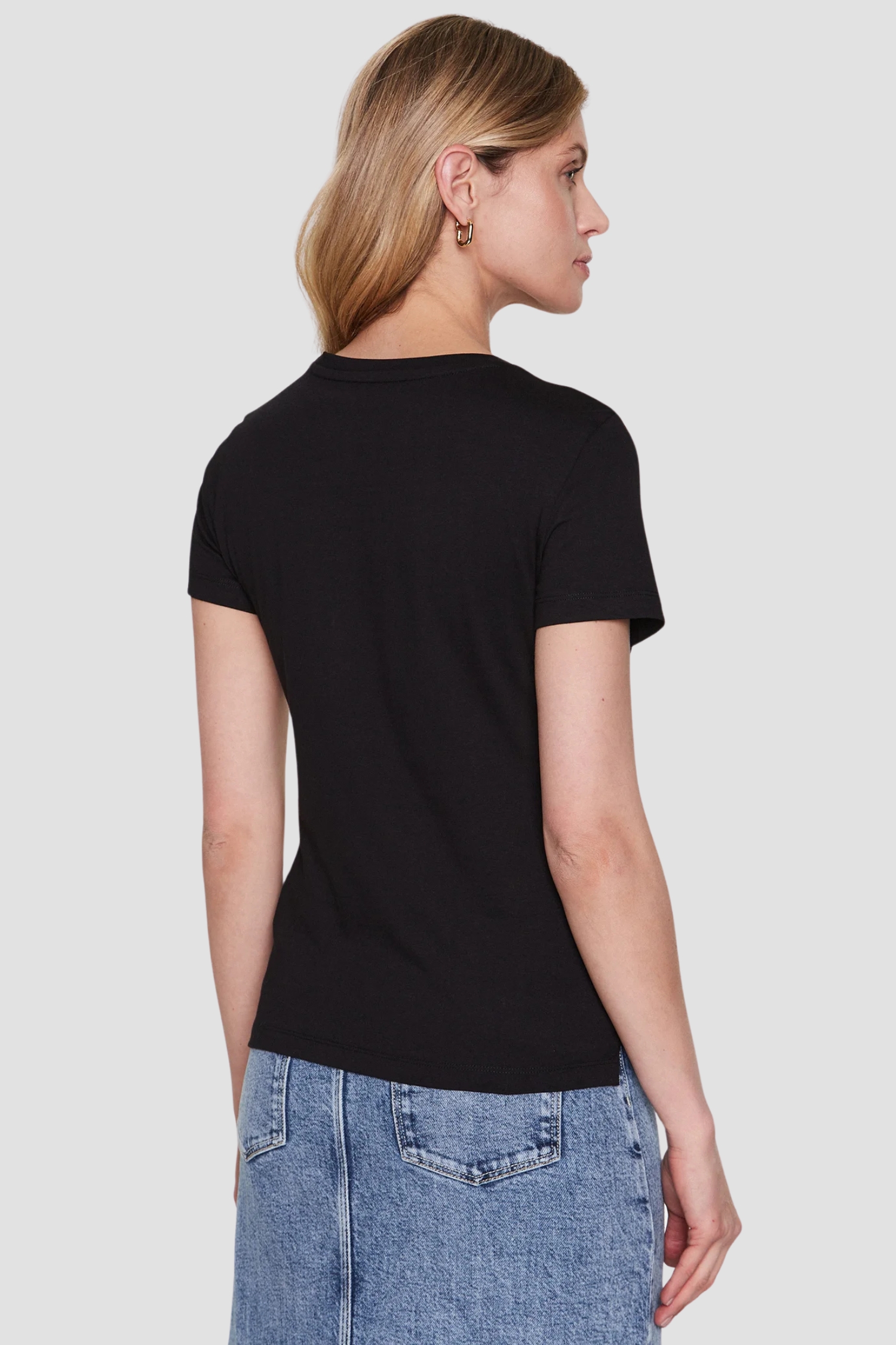 Жіноча чорна футболка Guess W3GI34.I3Z14;JBLK