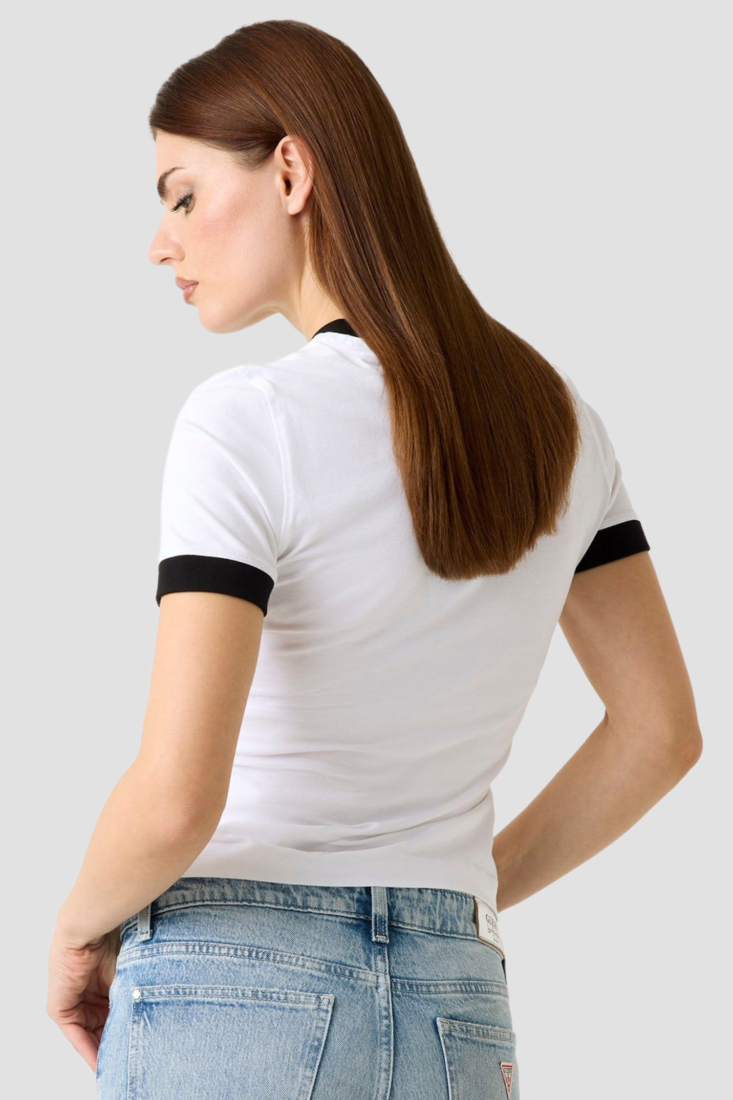 Жіноча біла футболка Guess W6RI31.J1314;G011