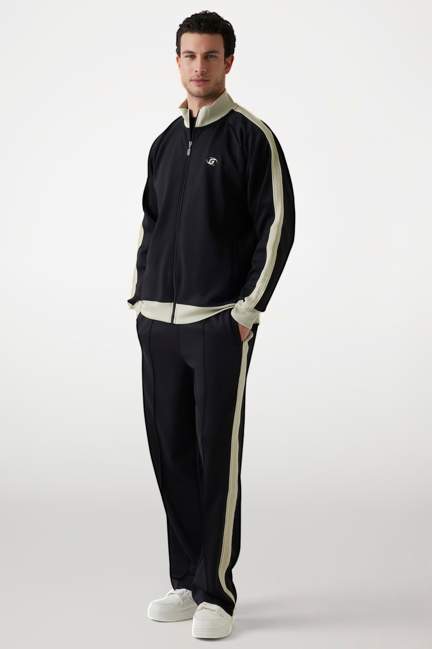 Чоловіча чорна спортивна кофта Guess Z5GQ13.KCRU2;JBLK