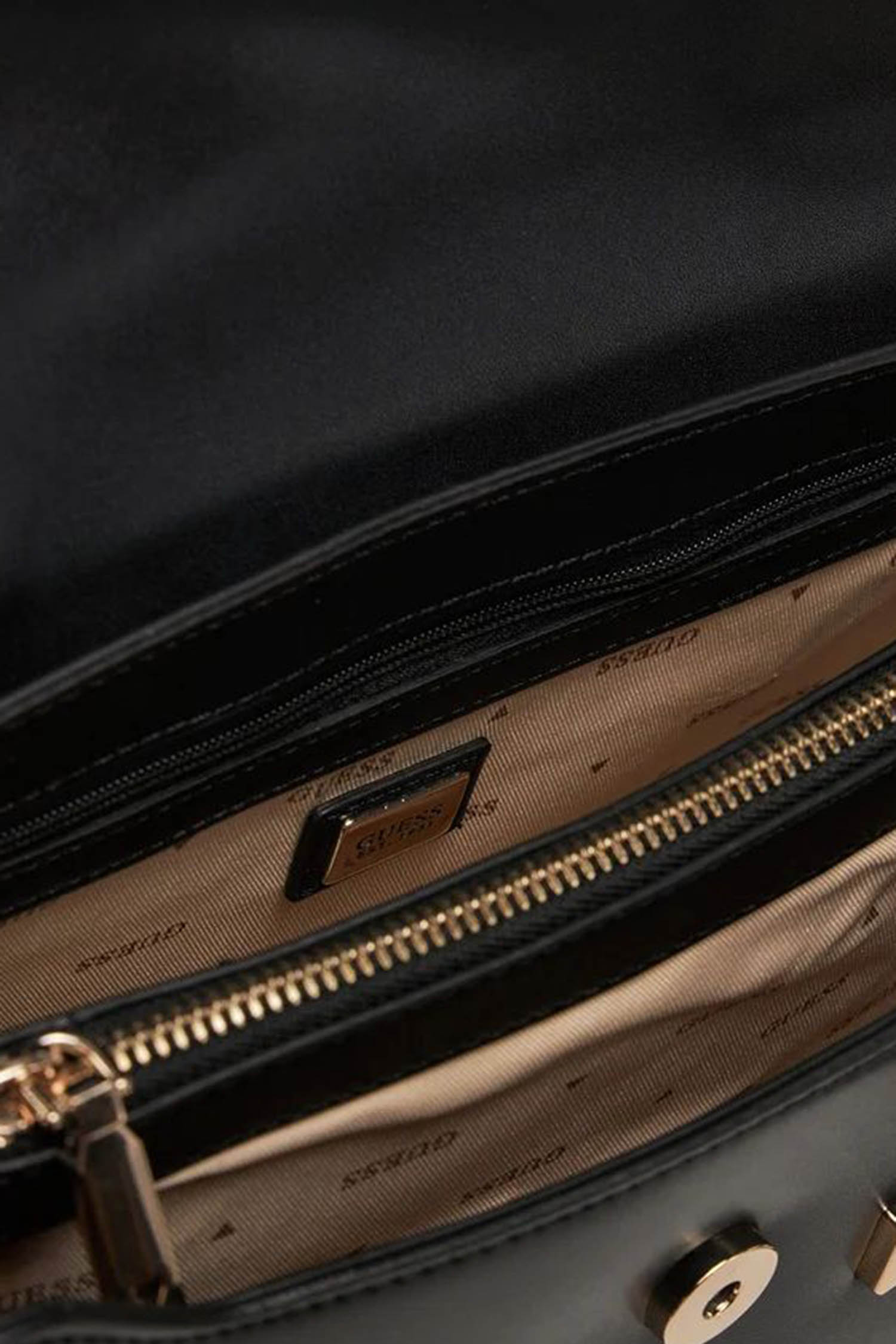 Женская черная сумка Guess HWEVG9.64120;BLA