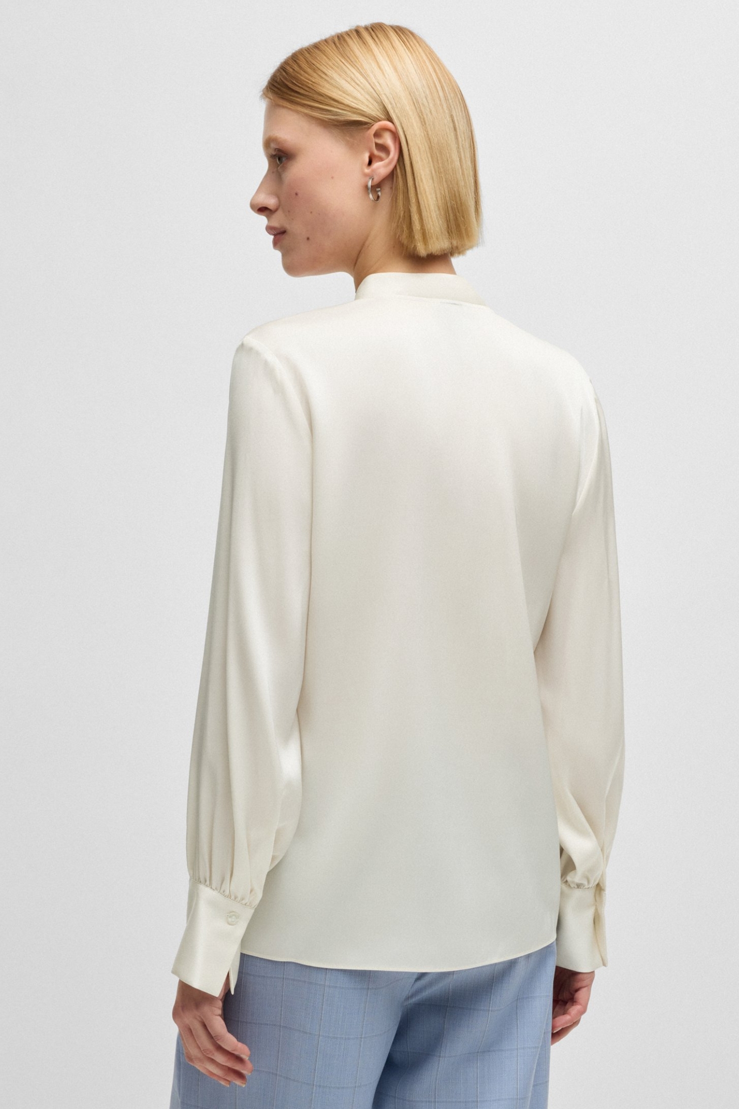 Женская белая шелковая блуза BOSS 50538492;118