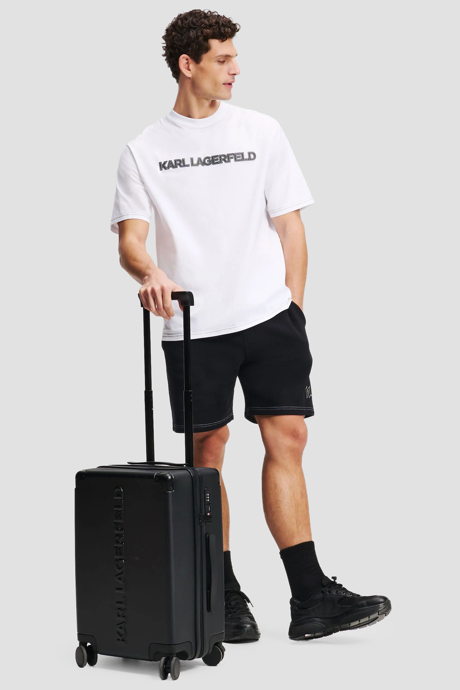 Чоловіча чорна валіза Karl Lagerfeld A3M30245;999