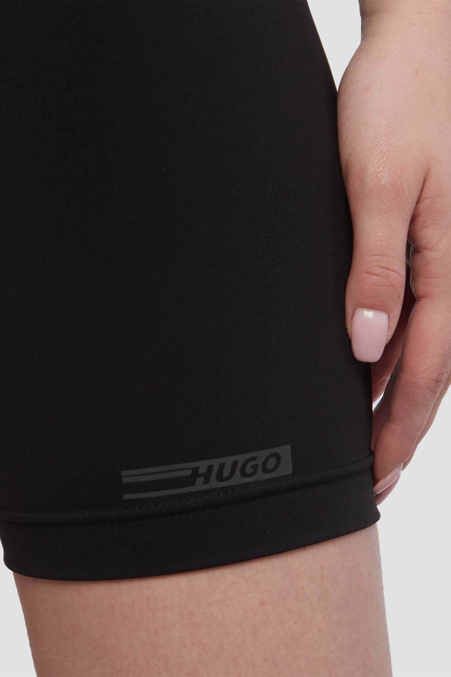 Женские черные спортивные шорты HUGO 50463927;001