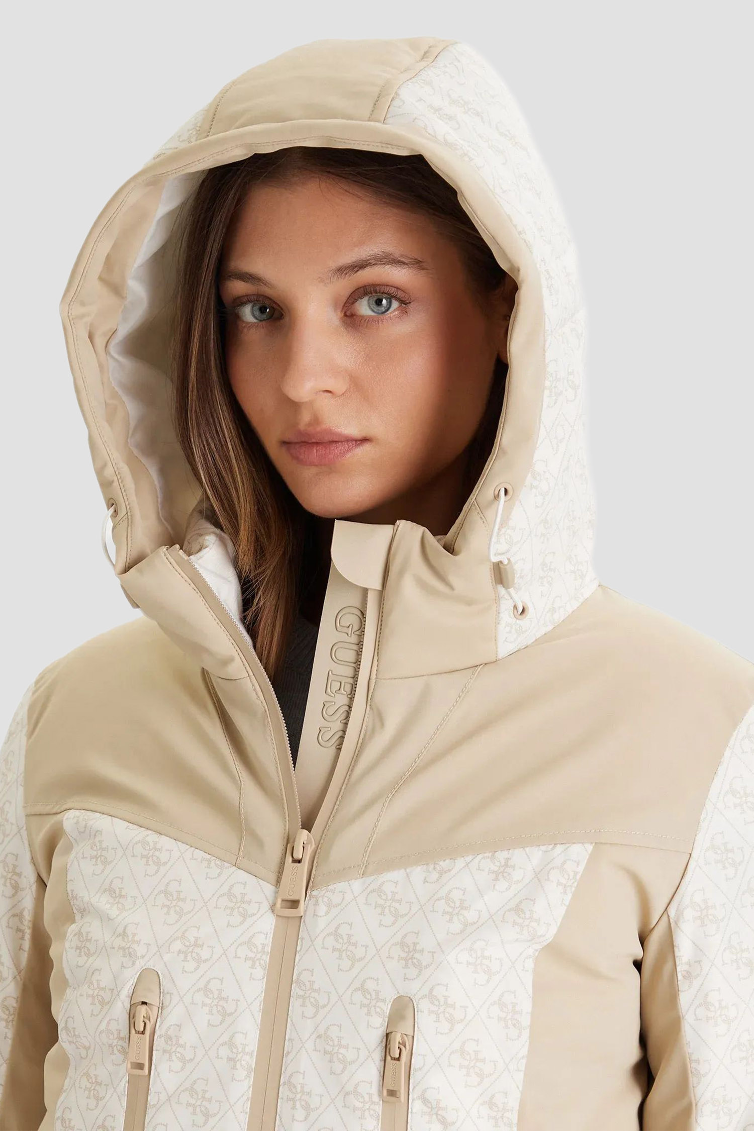Женская лыжная куртка с узором Guess W5BL77.W3272;P0OA