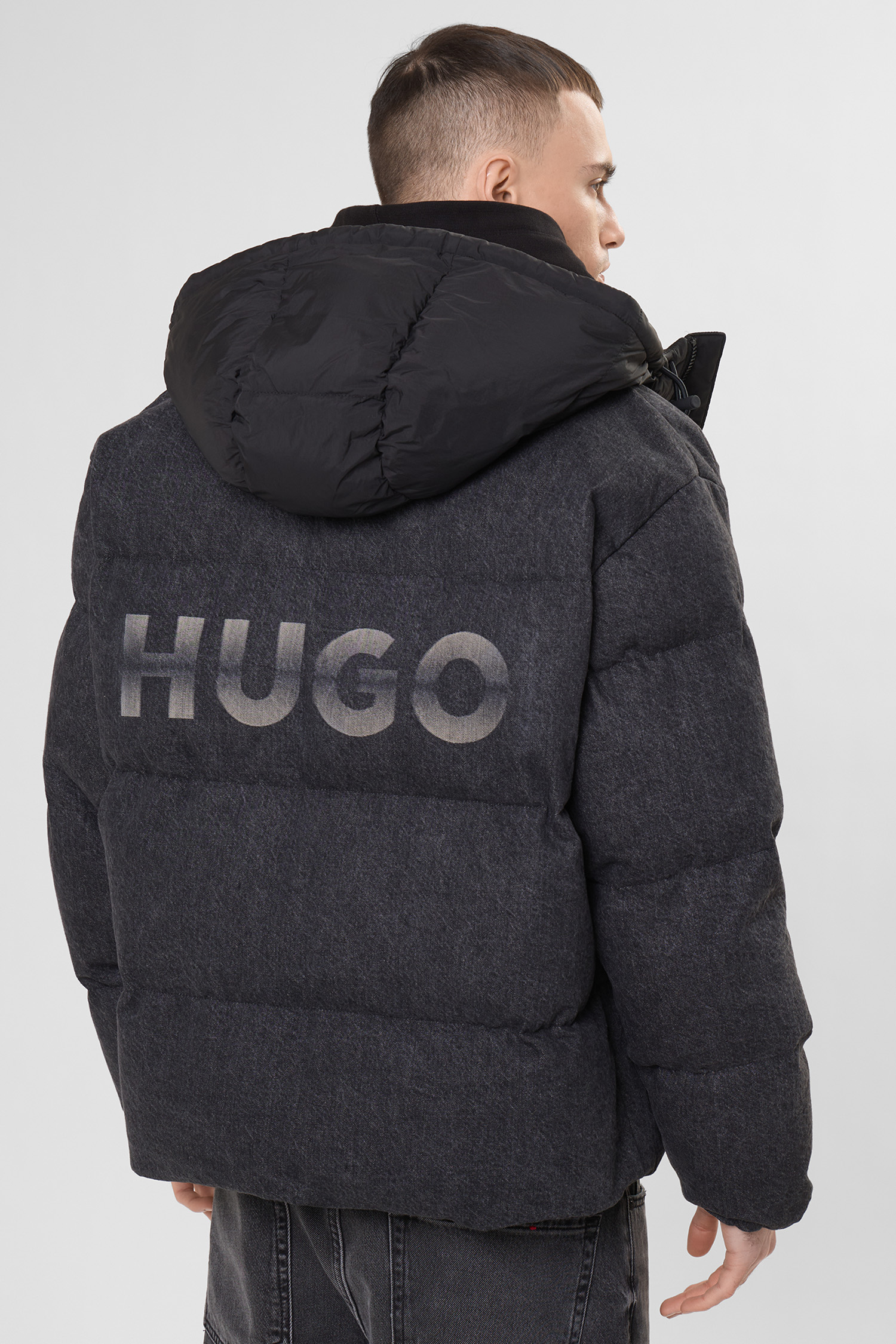 Мужская черная куртка HUGO BLUE 50546769;003