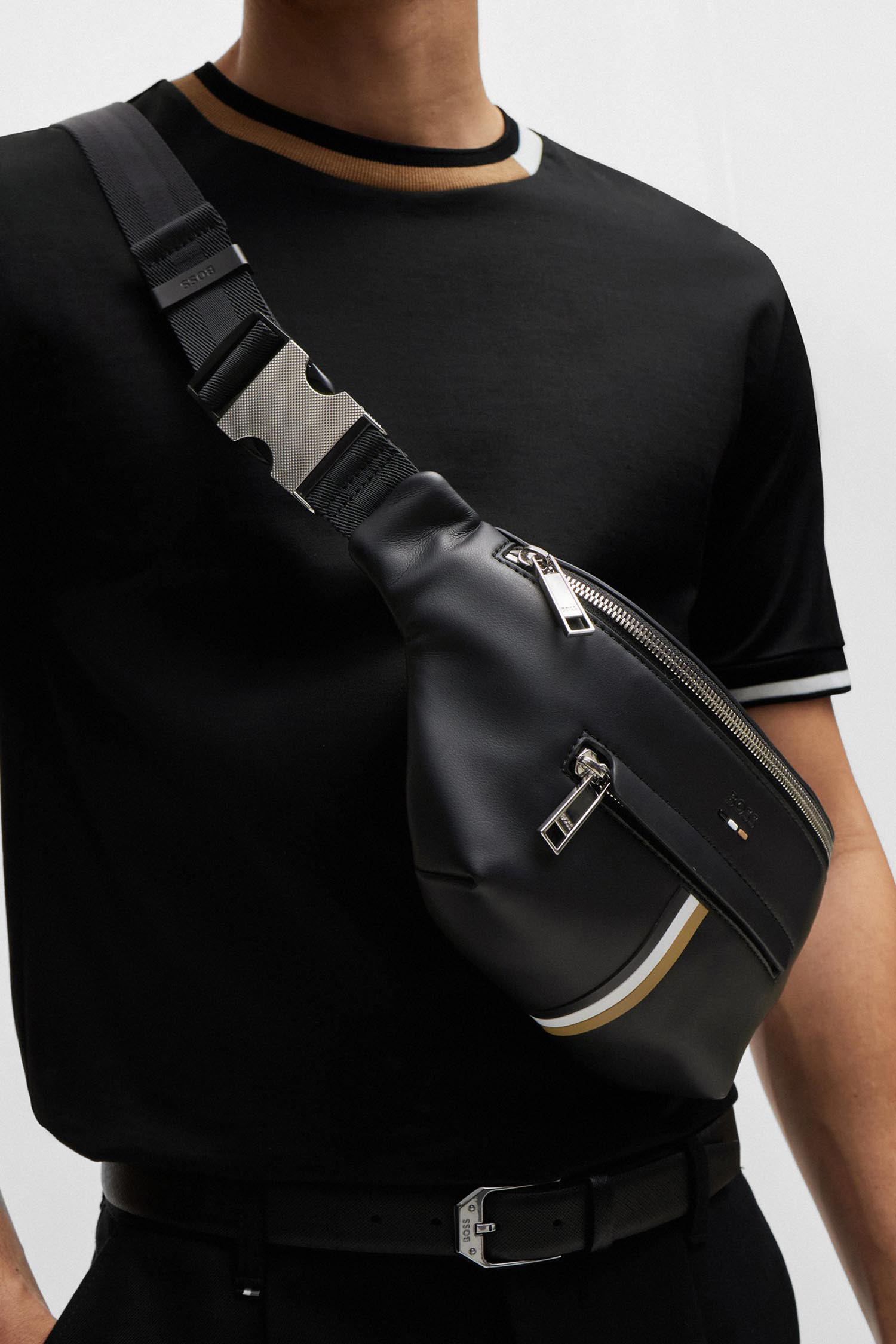 Чоловіча чорна поясна сумка BOSS 50516673;001