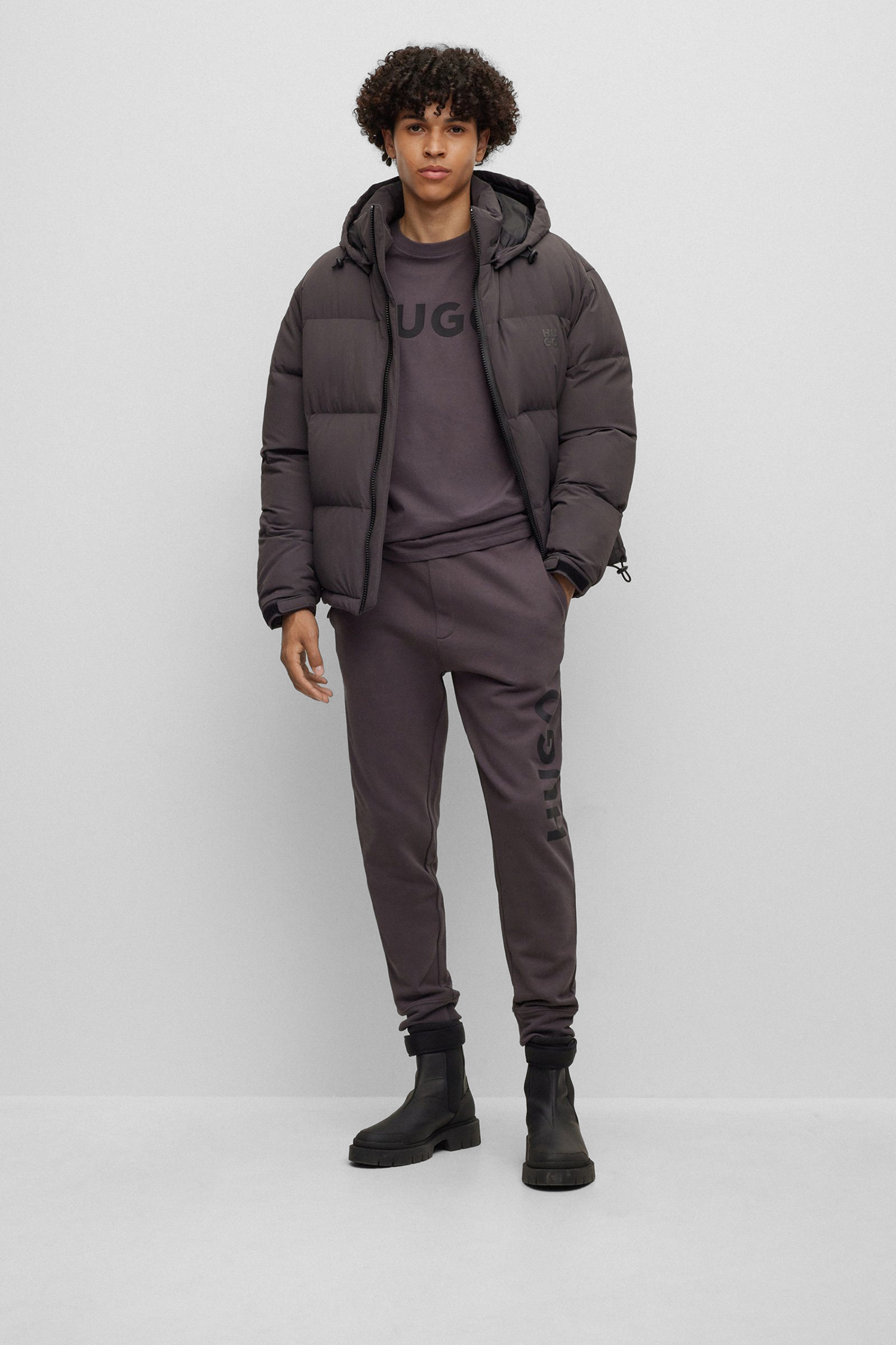 Мужской темно-серый пуховик HUGO 50496293;023