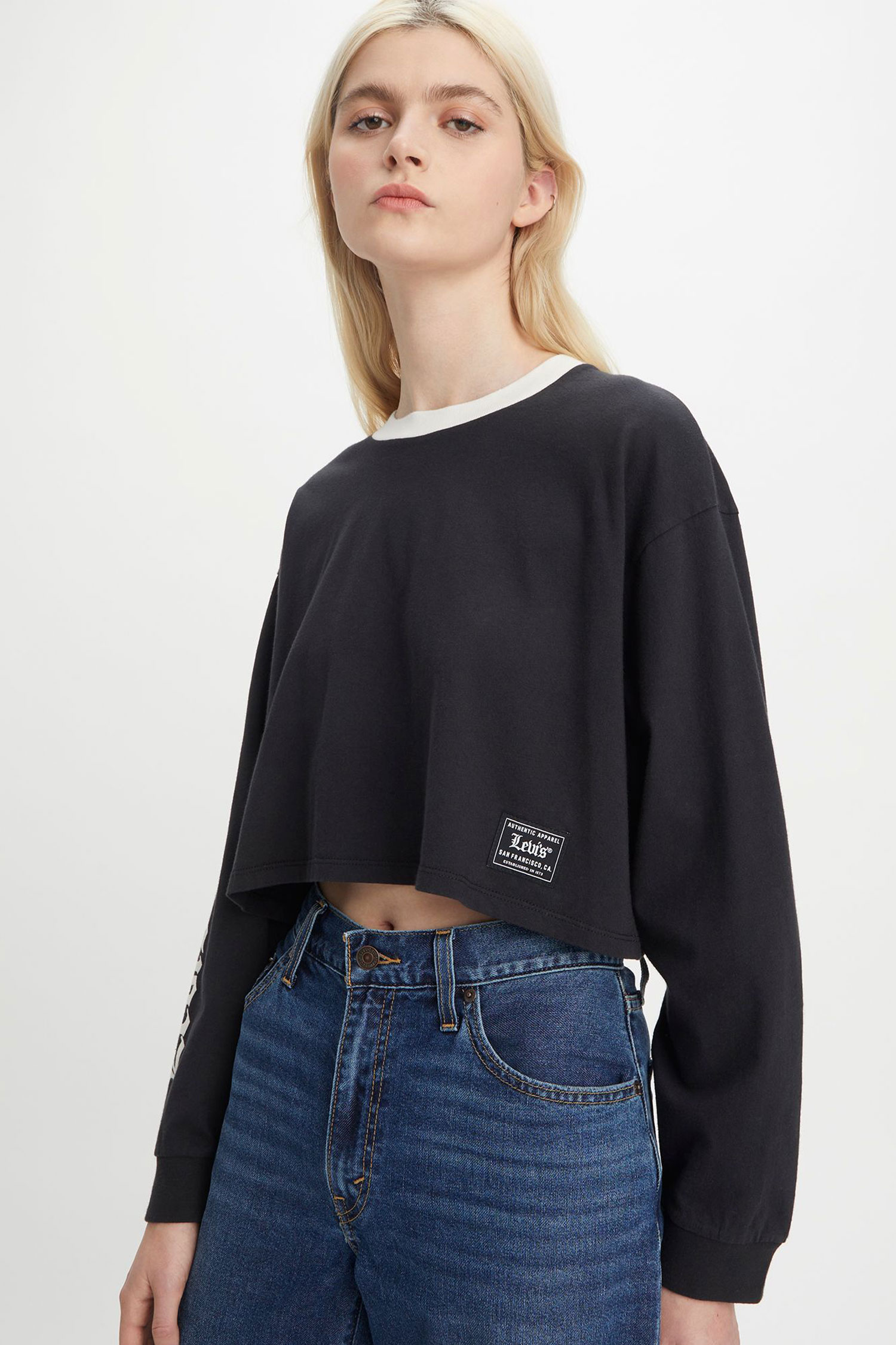 Жіночий чорний лонгслів Levi’s® A3525;0012