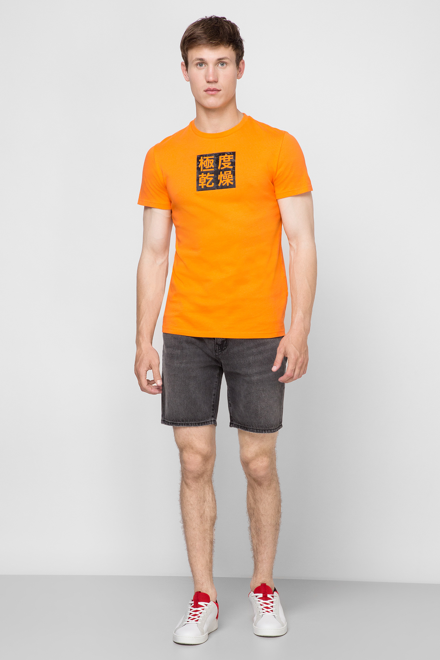 Мужская оранжевая футболка с принтом SuperDry M1010038A;03M