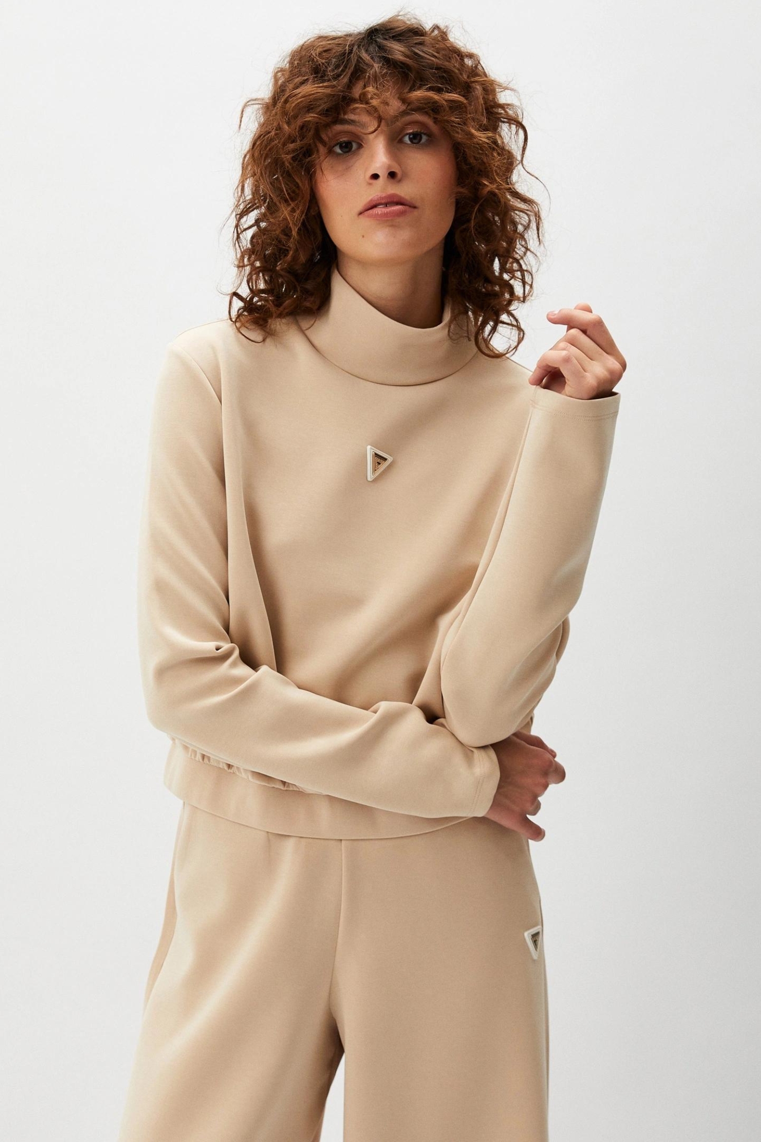 Женский бежевый свитшот Guess V4YQ05.KCAY2;G1L9