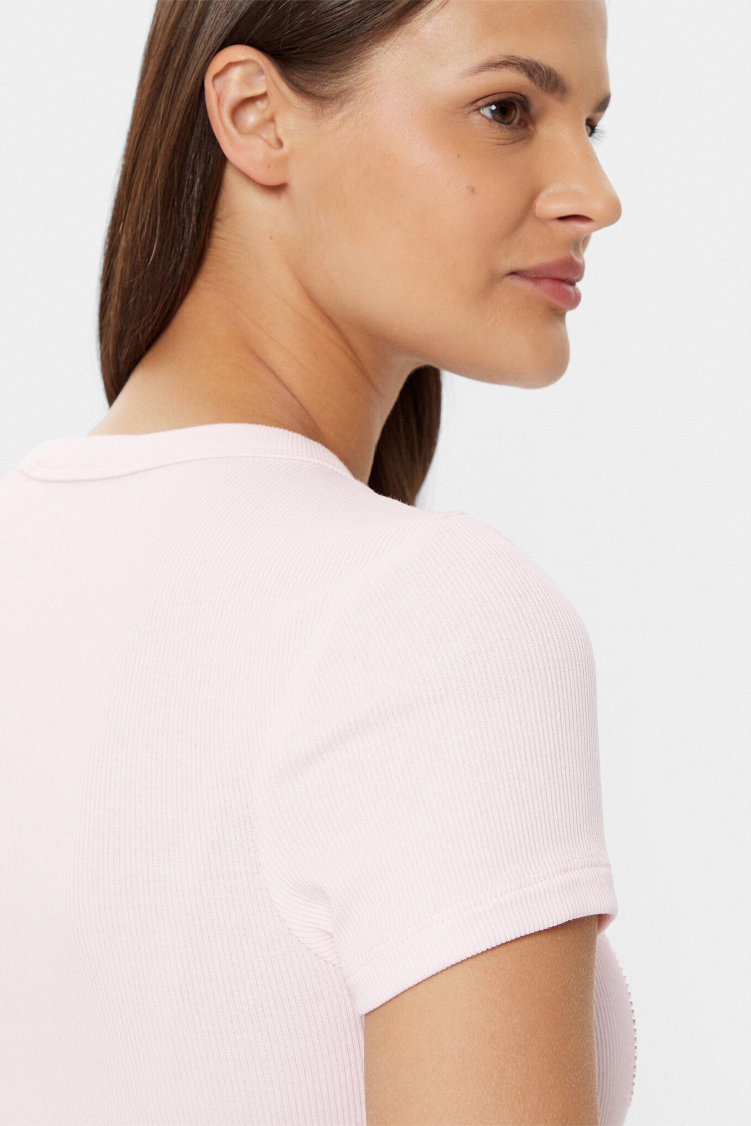 Женская розовая футболка Guess W5RI68.KA0H1;A60W