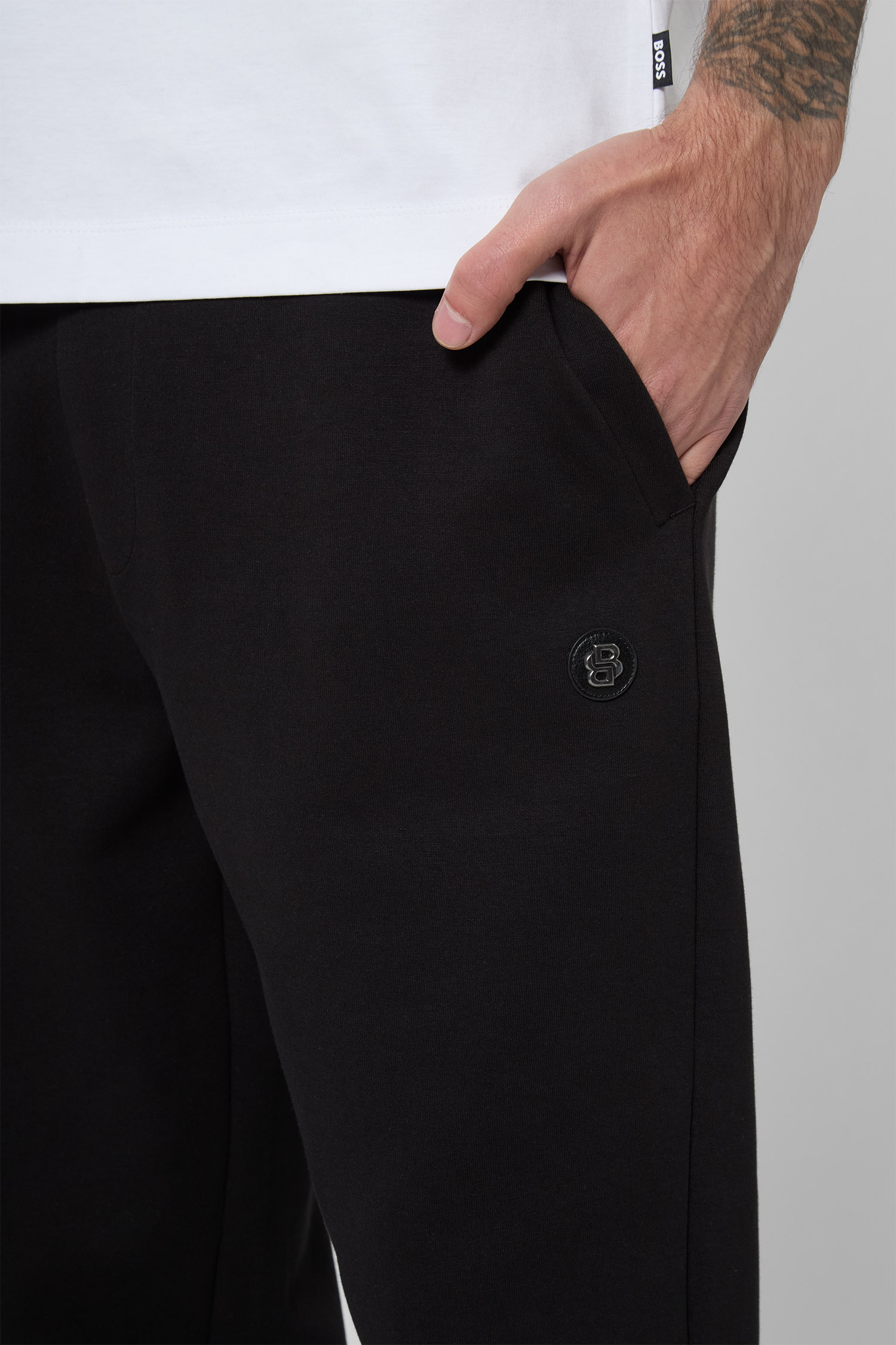 Чоловічі чорні спортивні штани BOSS 50520322;002