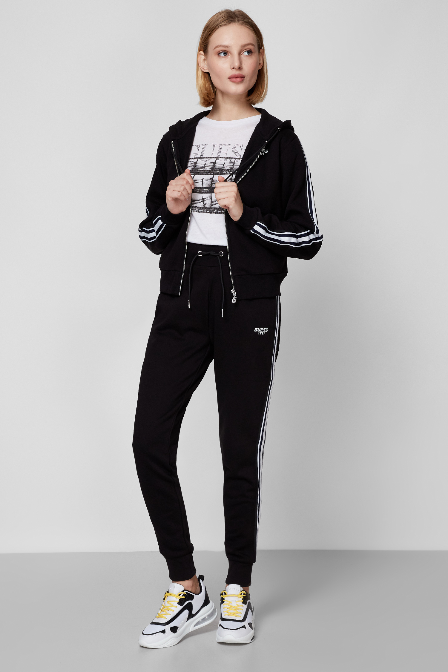 Жіночі чорні спортивні штани Guess O1RA32.K9Z21;JBLK