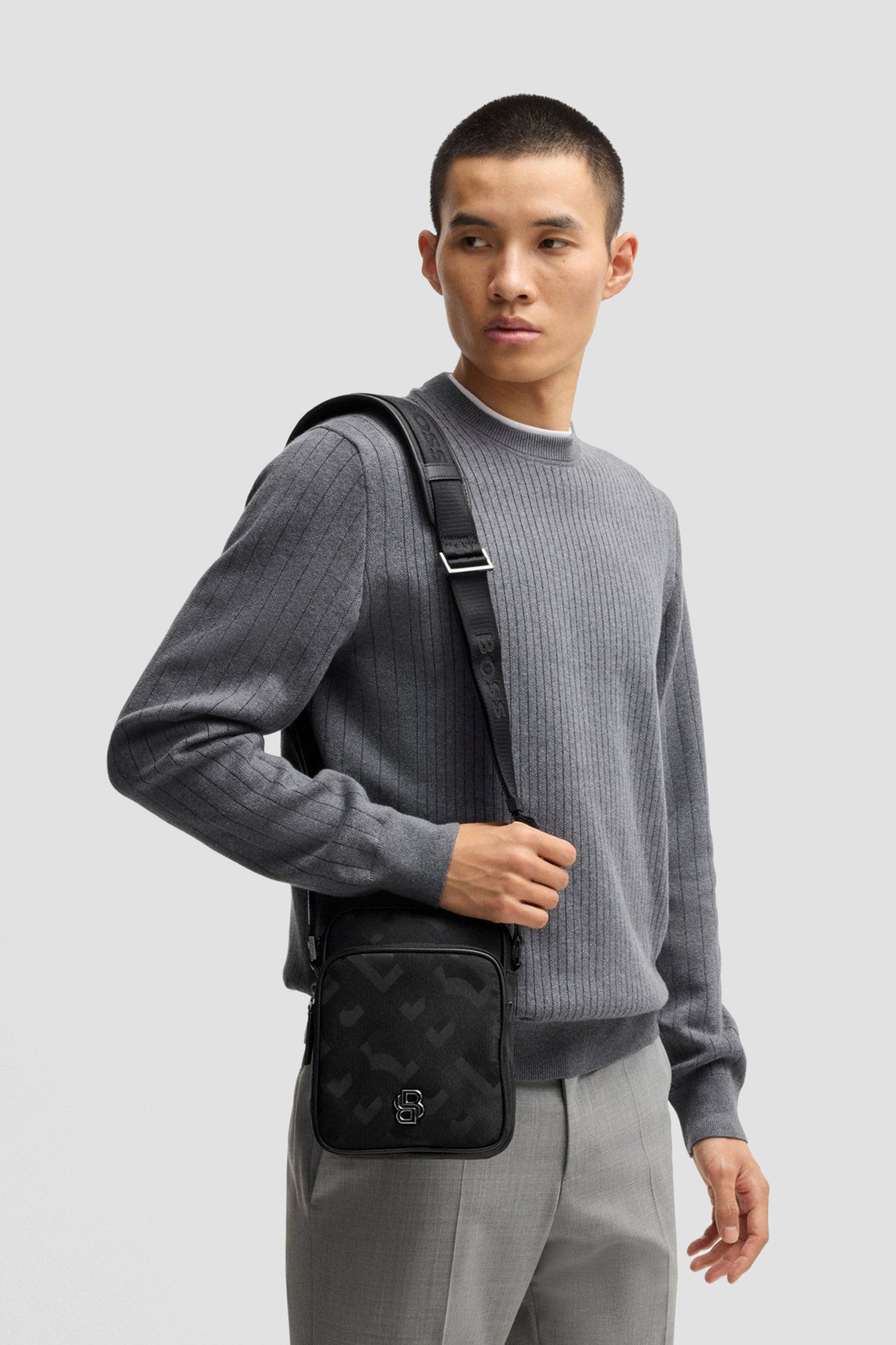 Чоловіча чорна сумка з візерунком BOSS 50536220;001