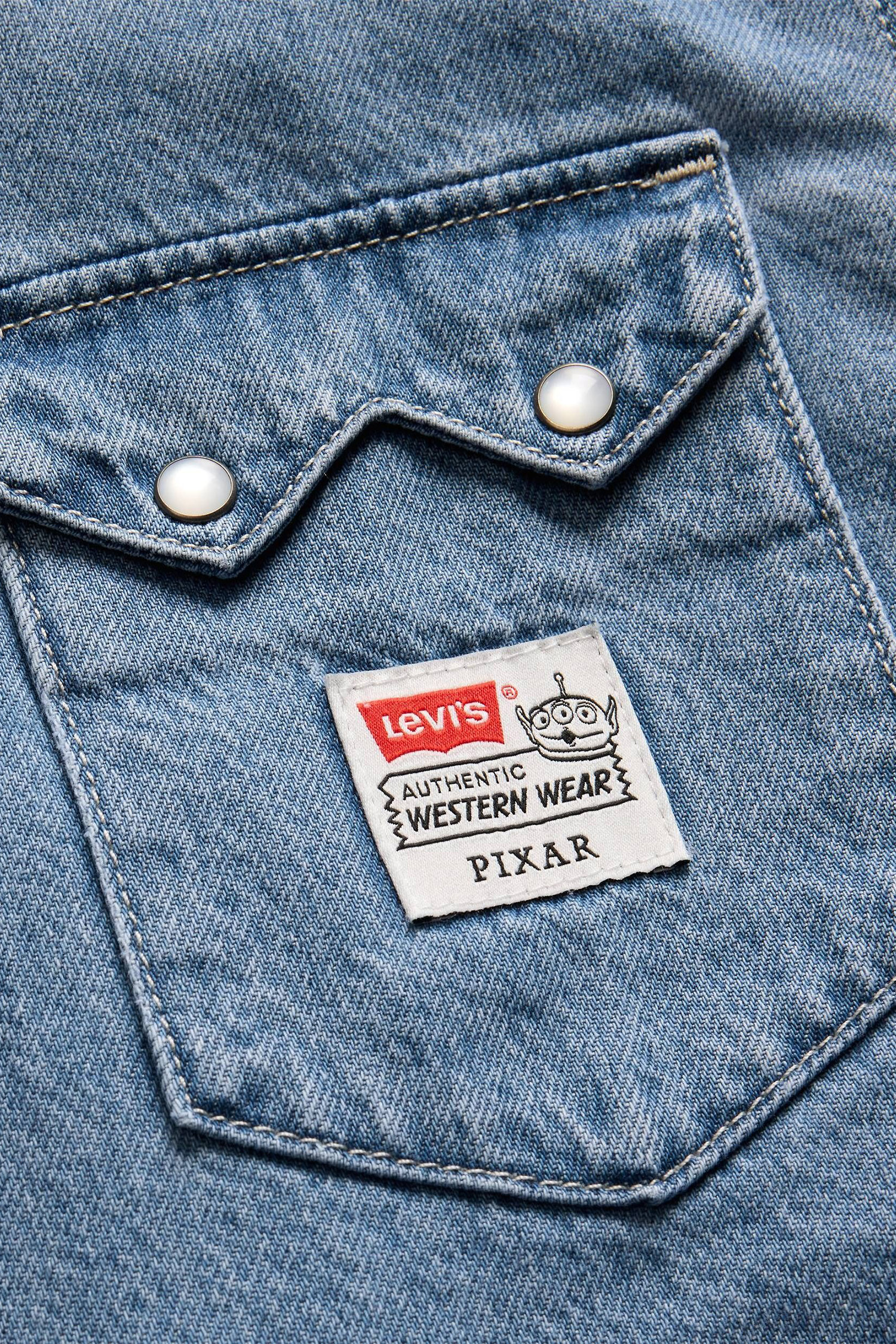 Чоловіча блакитна джинсова сорочка Levi's® x Toy Story Levi’s® 0034P;0000