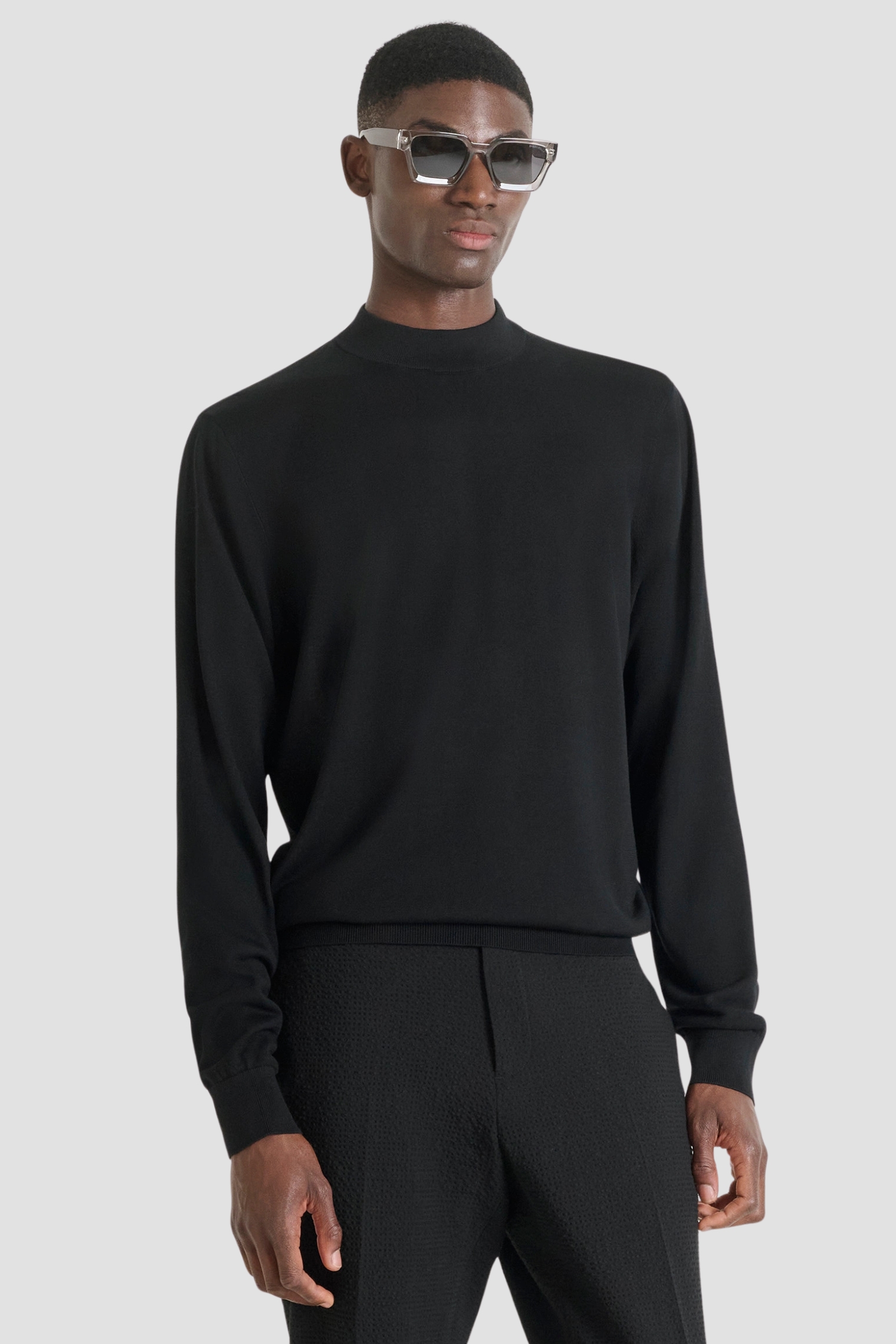 Чоловічий чорний джемпер Antony Morato MMSW01523.YA400145;9000